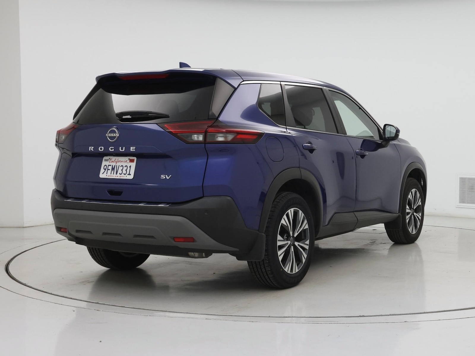2023 Nissan Rogue SV - Photo 9