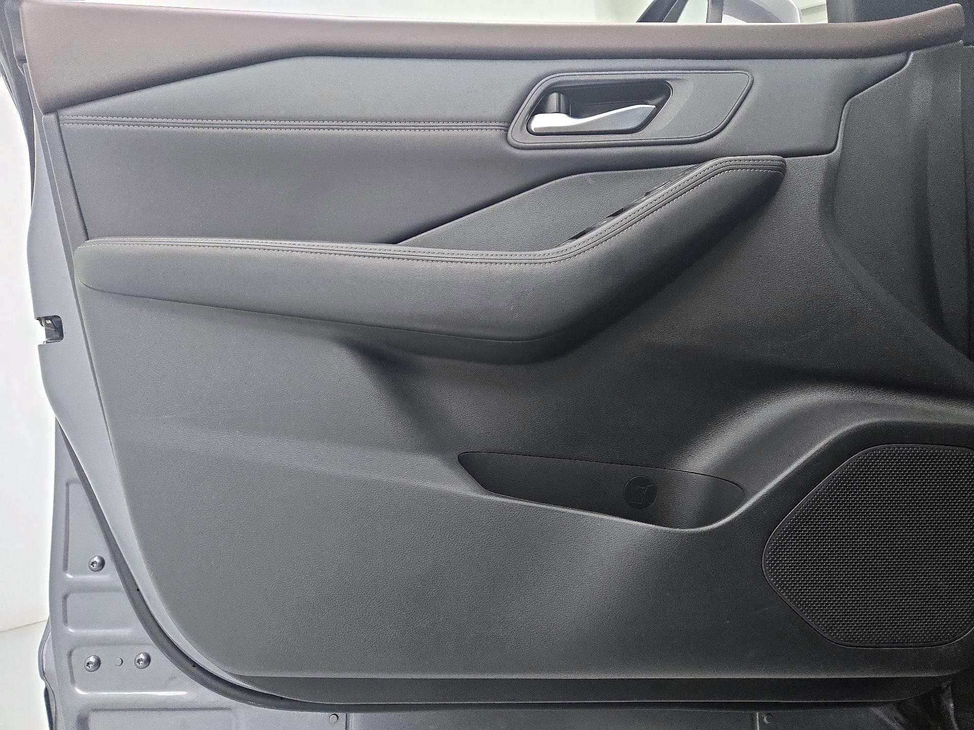 Thumbnail: 2023 Nissan Rogue - 12