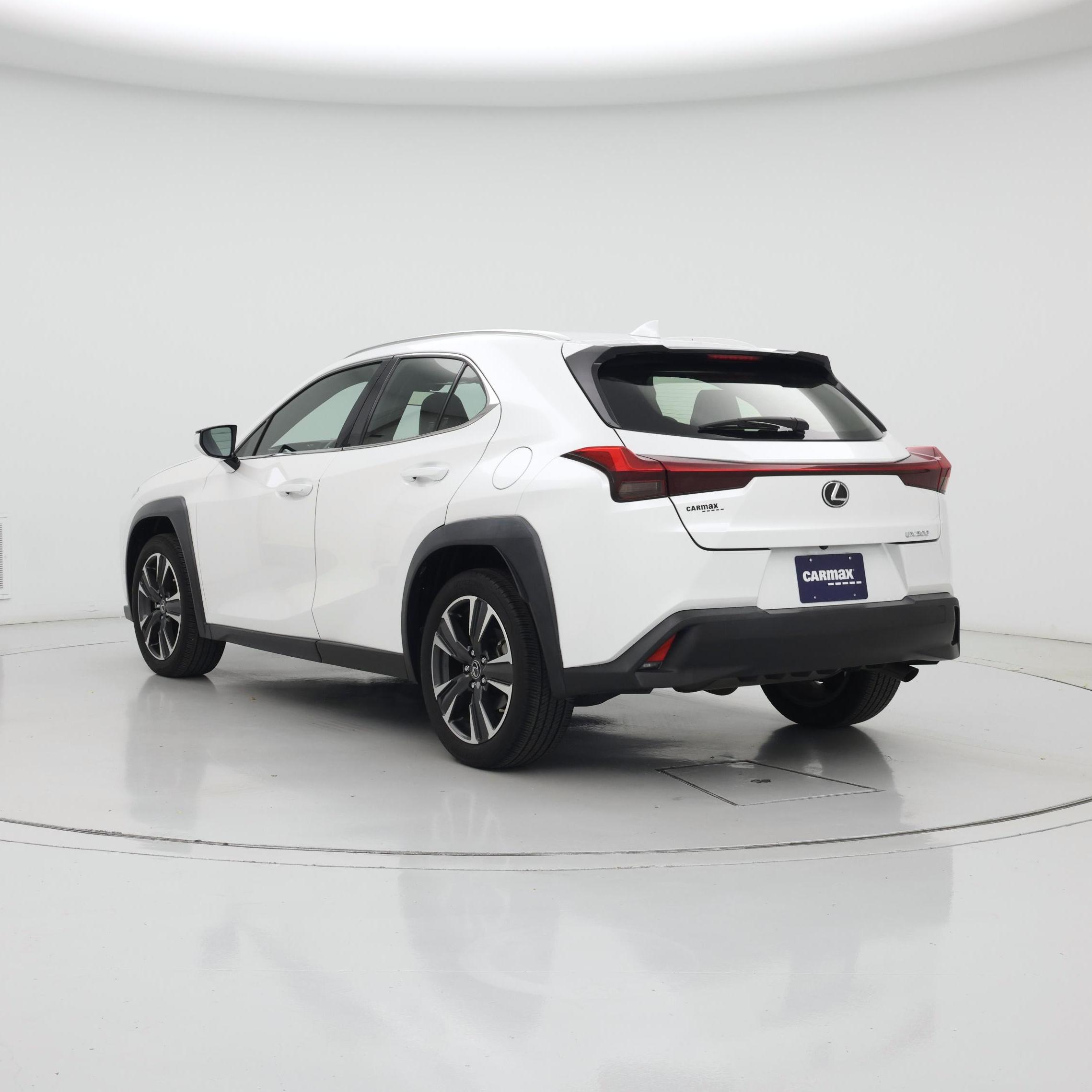 Thumbnail: 2020 Lexus UX - 2