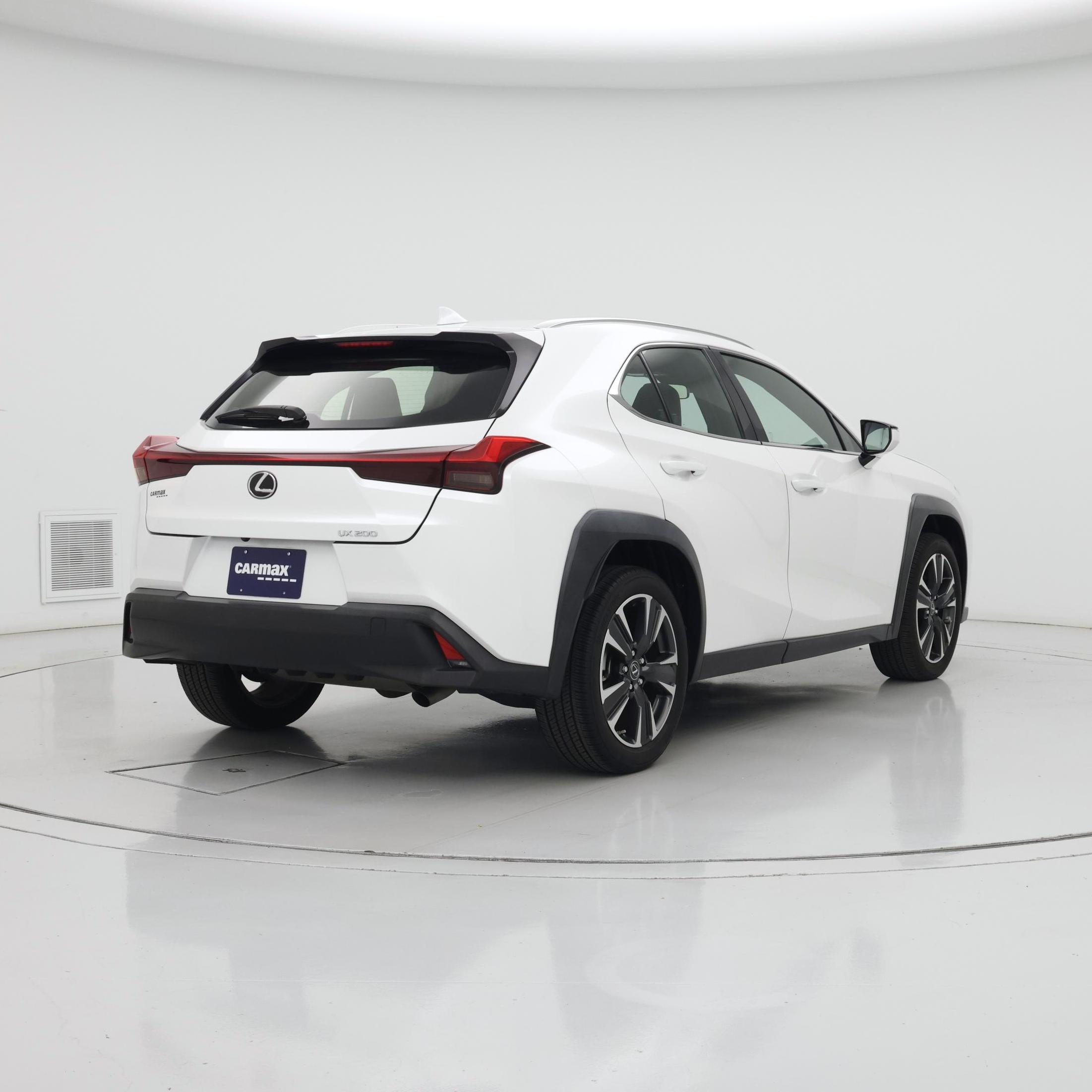 Thumbnail: 2020 Lexus UX - 8