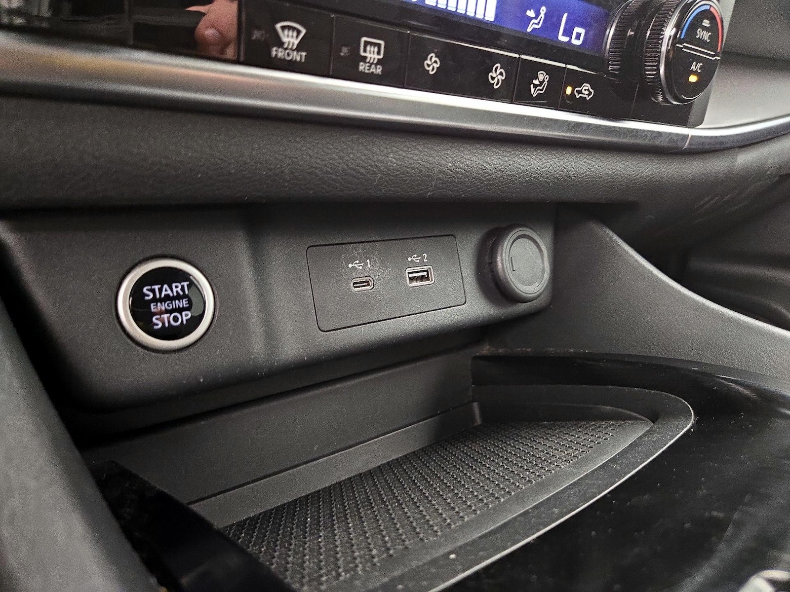 2023 Nissan Rogue SV - Photo 17