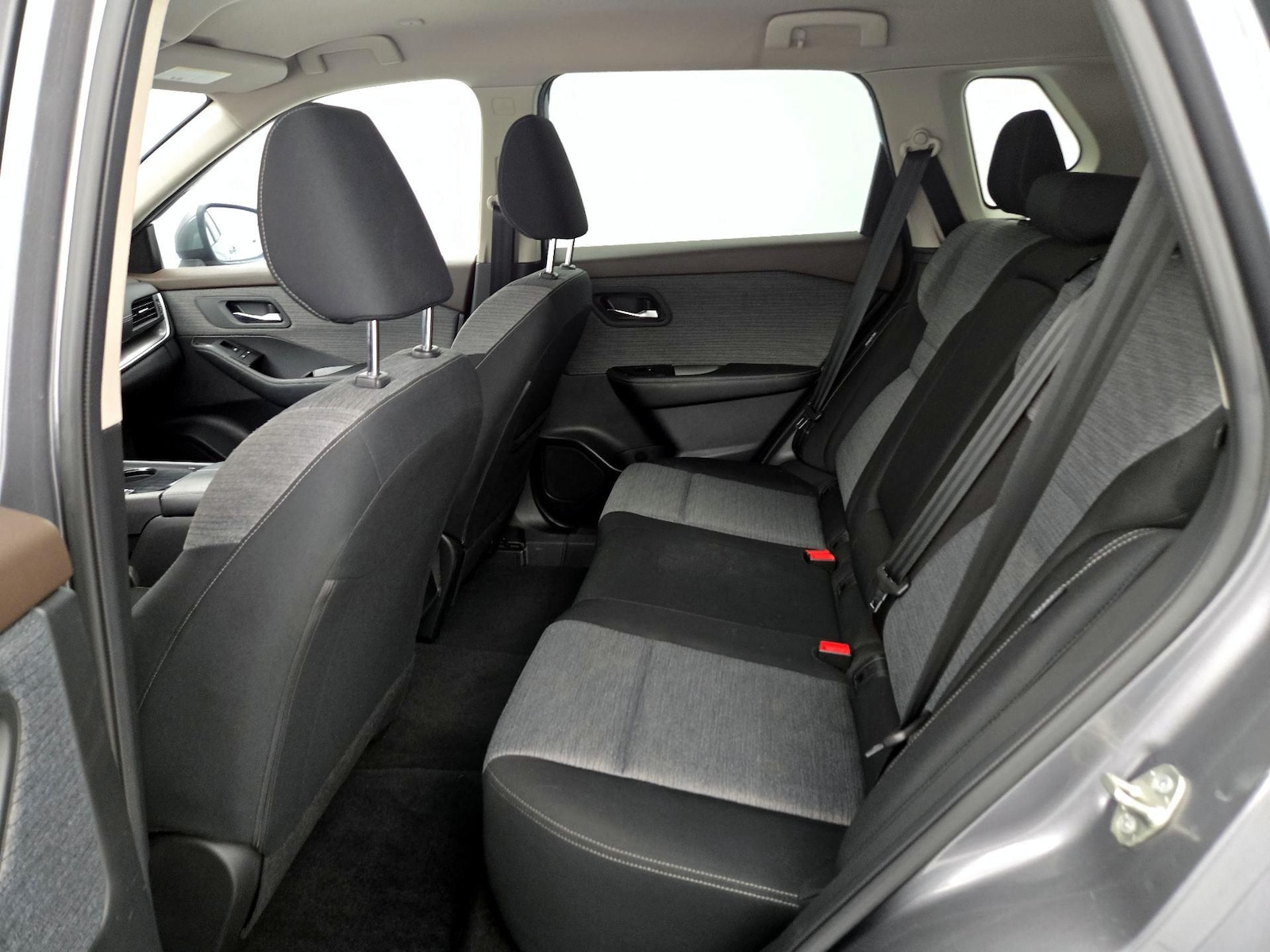 2023 Nissan Rogue SV - Photo 18
