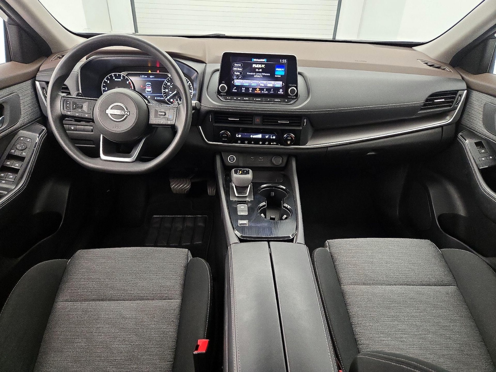 2023 Nissan Rogue SV - Photo 8
