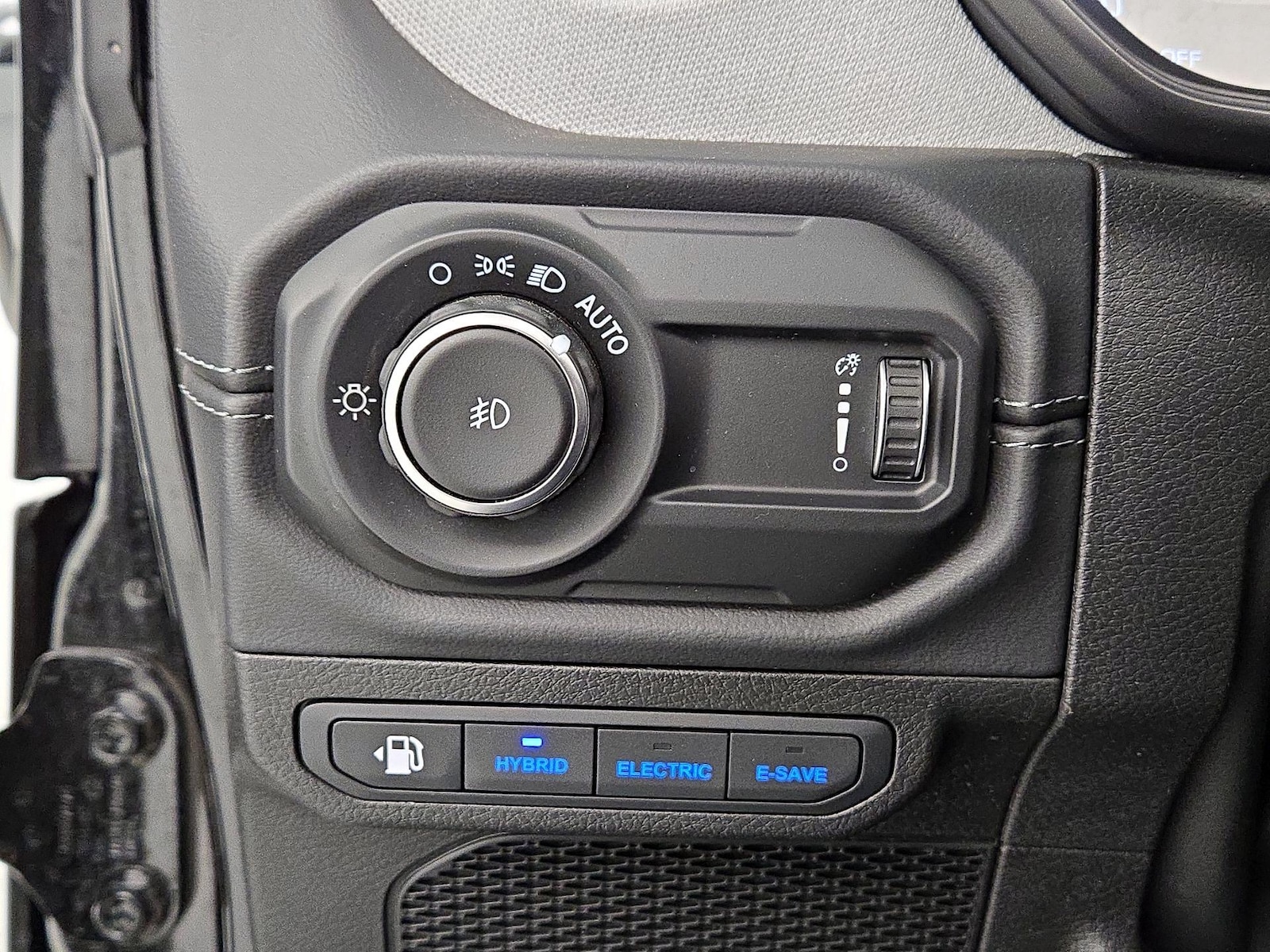 2025 Jeep Wrangler 4xe Sahara 4XE - Photo 14