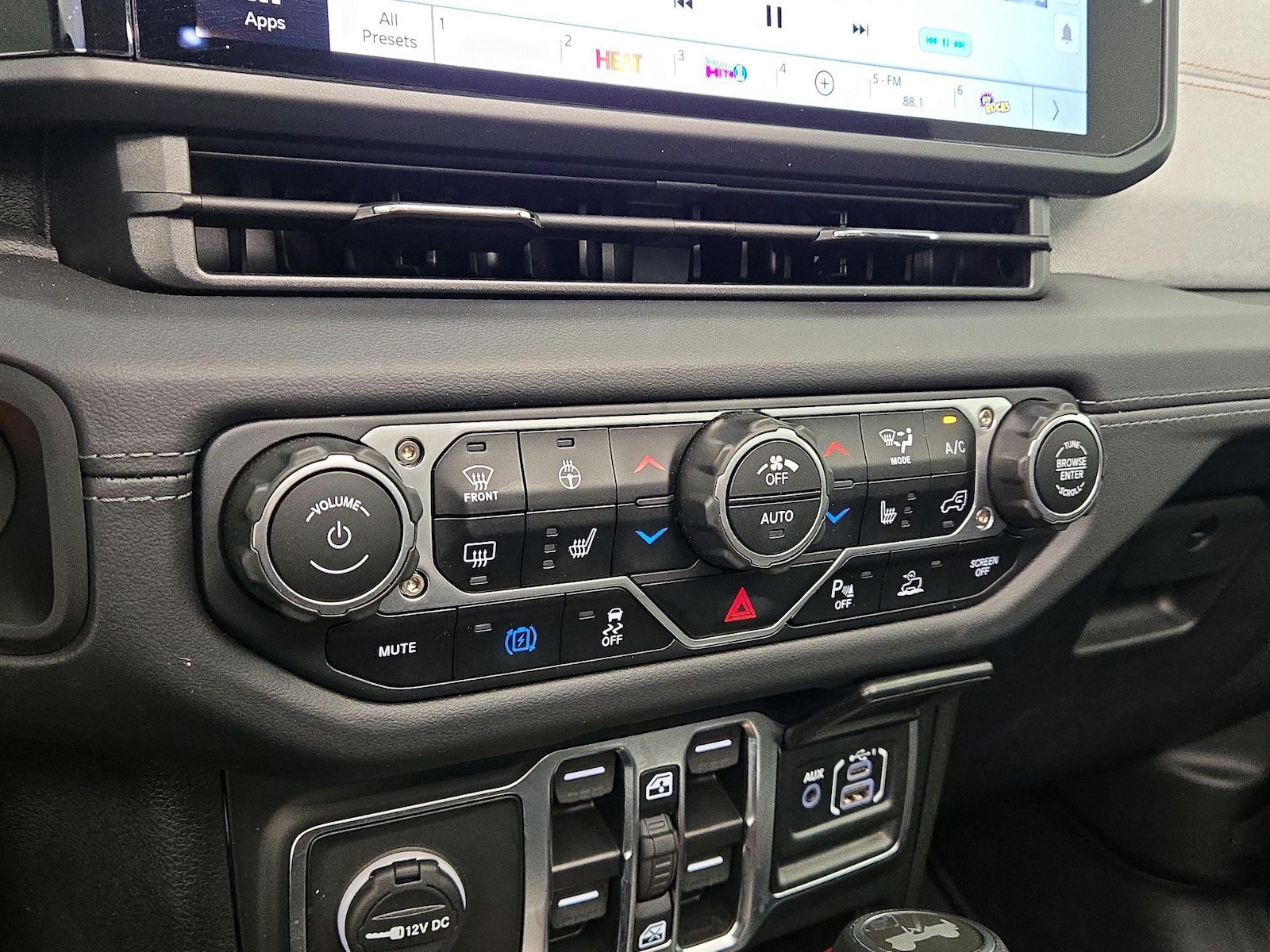 2025 Jeep Wrangler 4xe Sahara 4XE - Photo 17