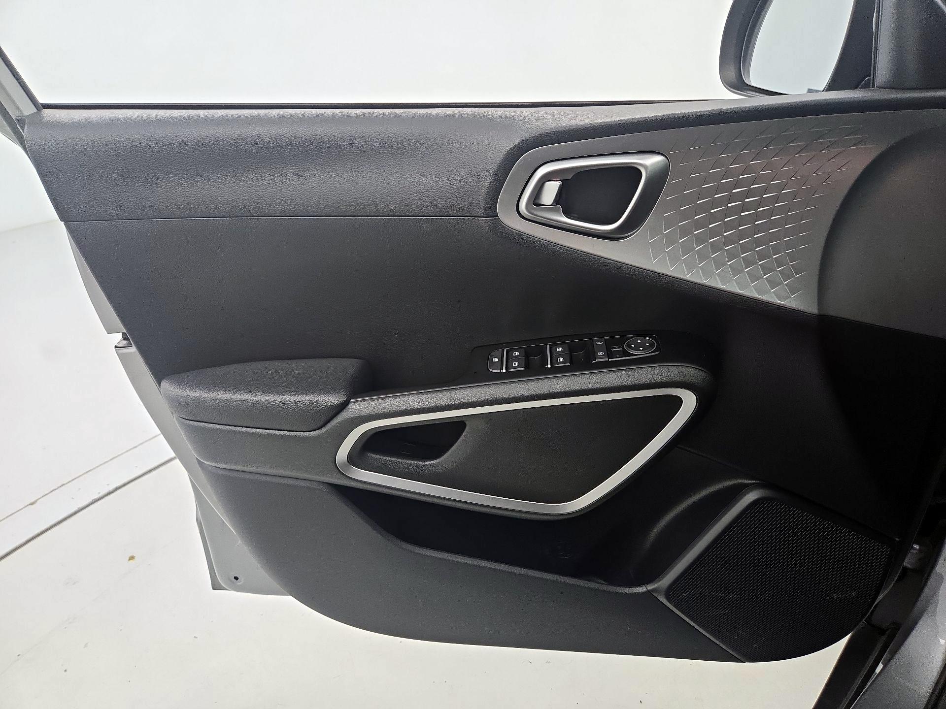 Thumbnail: 2023 Kia Soul - 12