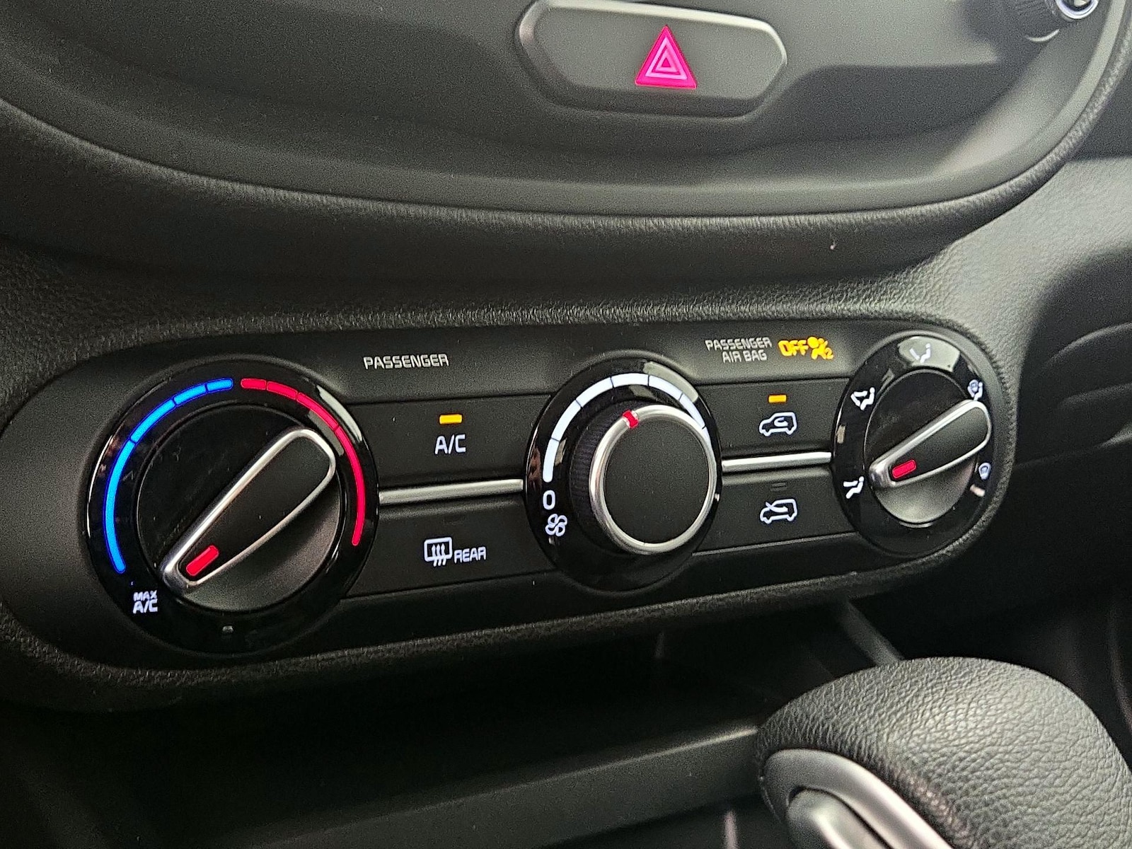 2023 Kia Soul LX - Photo 17
