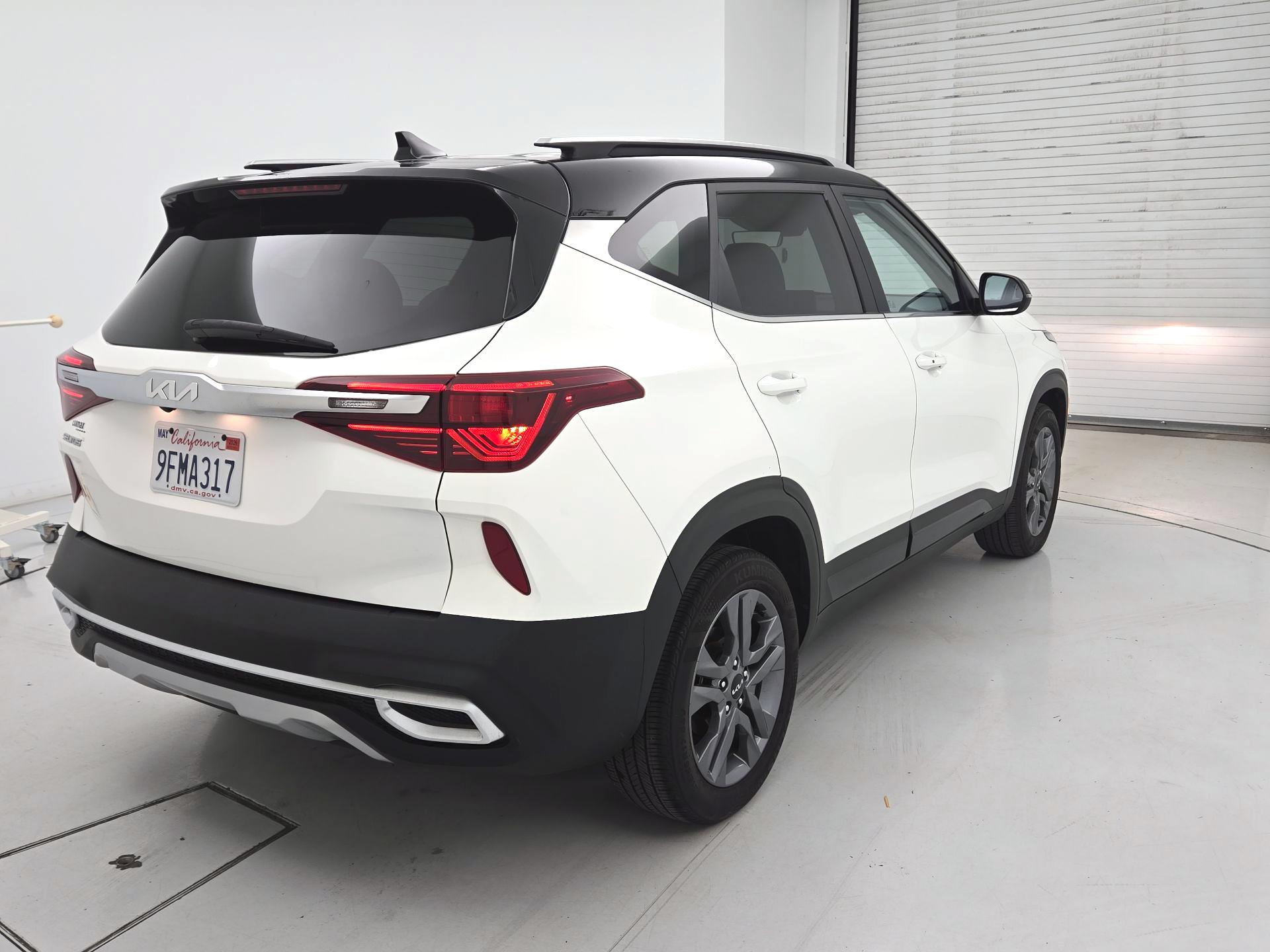 Thumbnail: 2023 Kia Seltos - 5