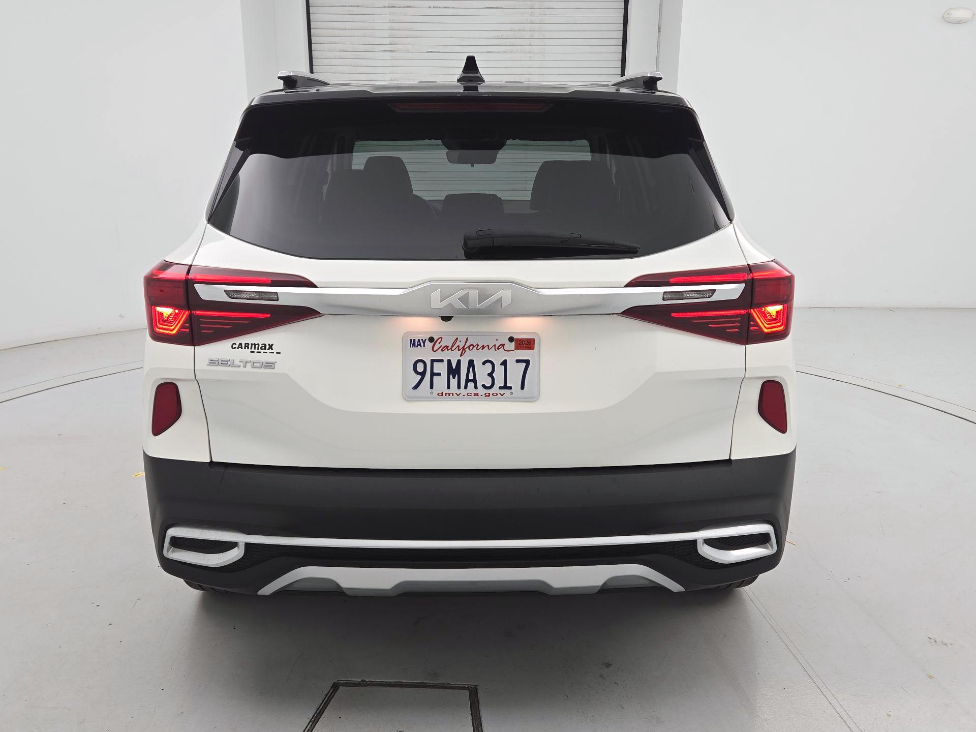 Thumbnail: 2023 Kia Seltos - 6