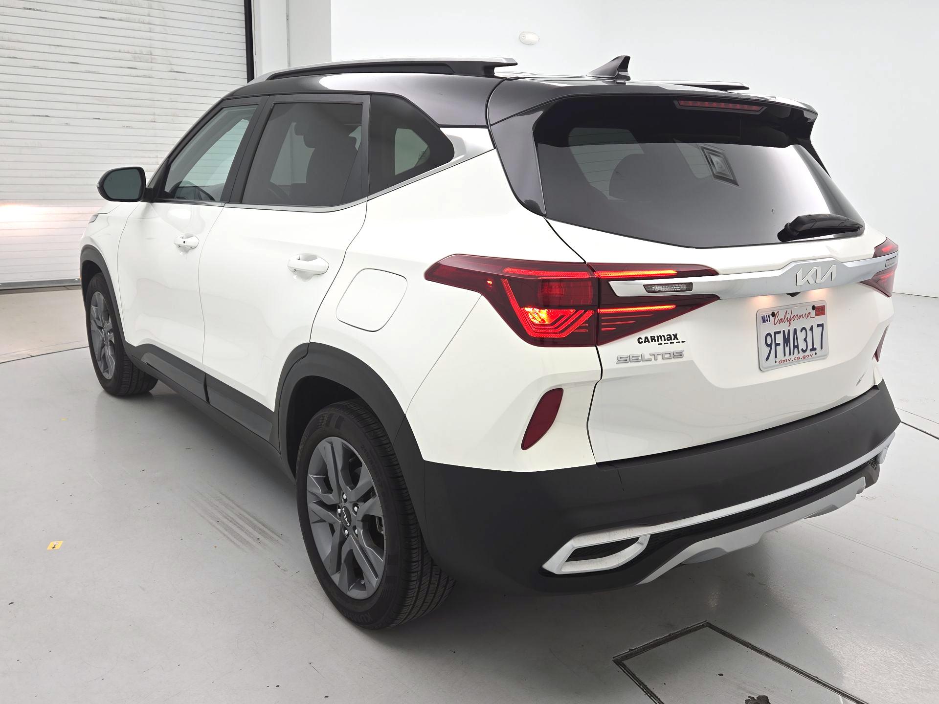 Thumbnail: 2023 Kia Seltos - 7