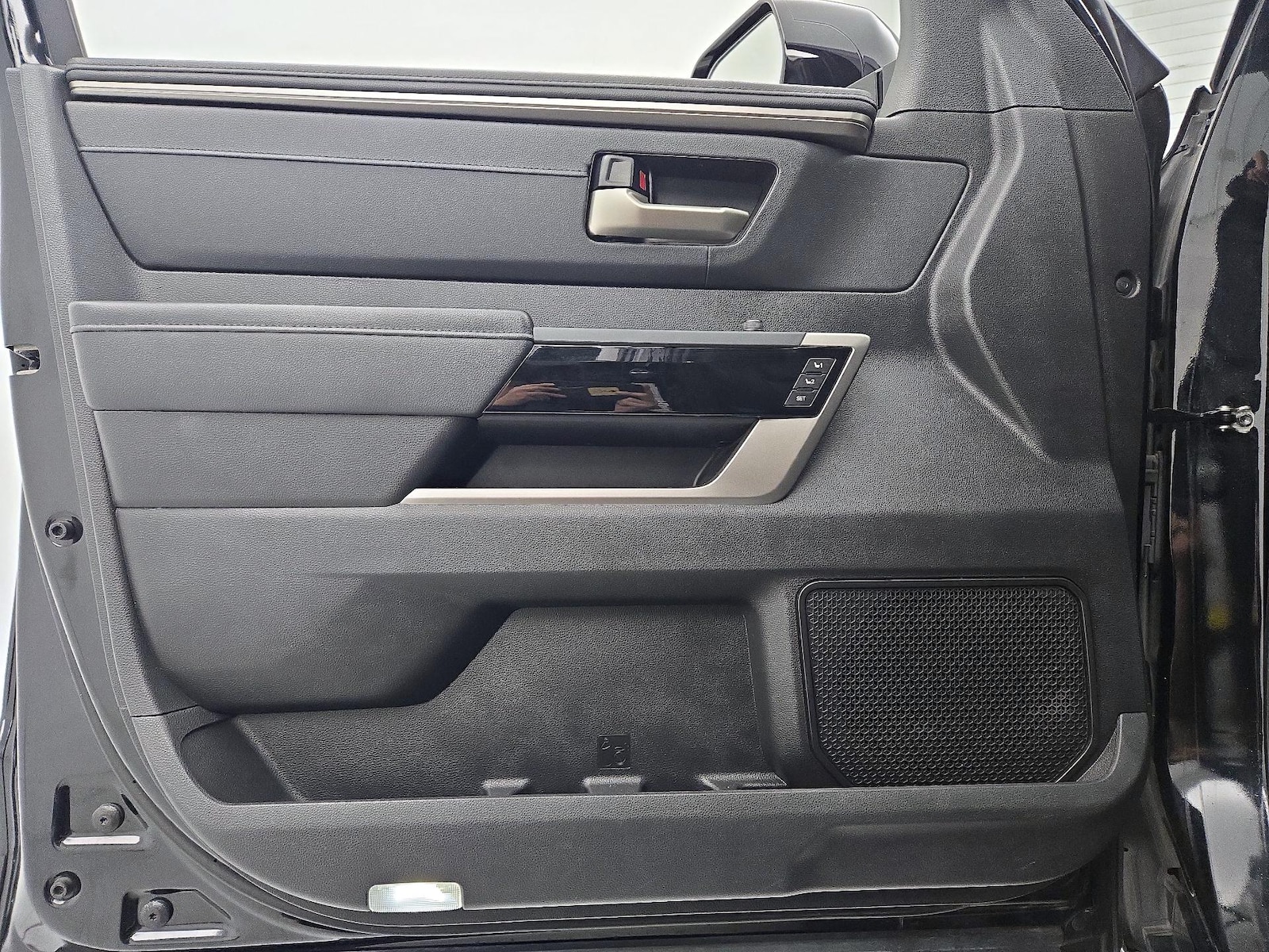 2023 Toyota Tundra Limited - Photo 13