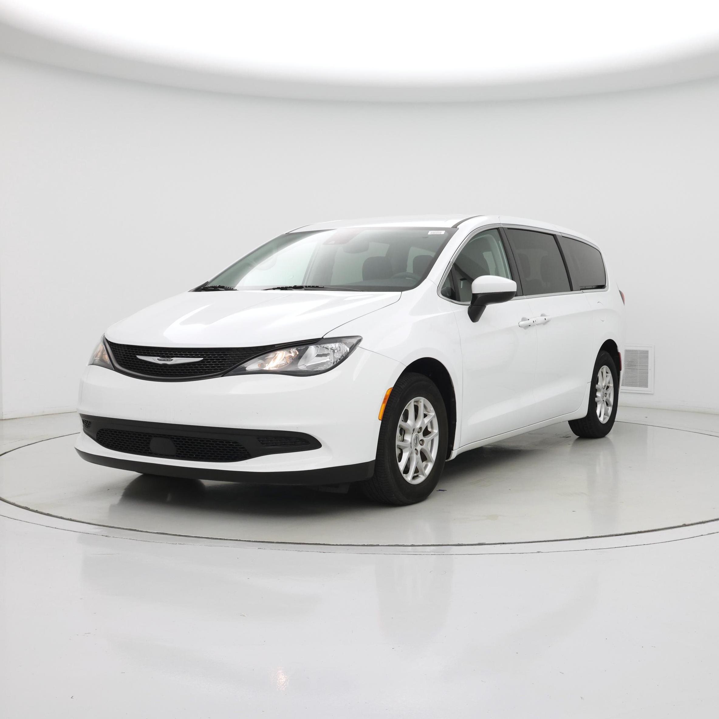 Thumbnail: 2023 Chrysler Voyager - 4