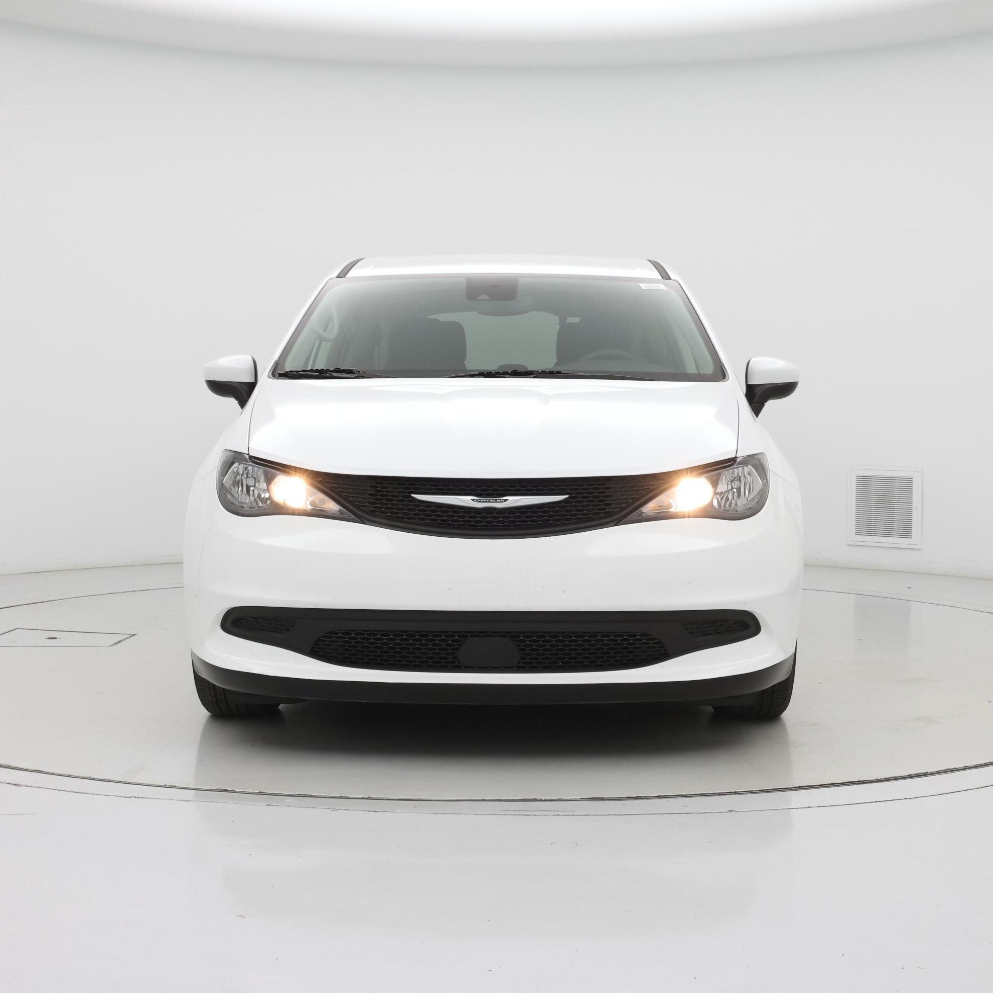 Thumbnail: 2023 Chrysler Voyager - 5