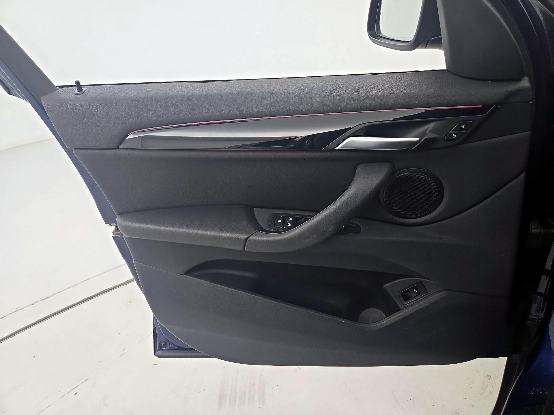 Thumbnail: 2020 BMW X1 - 12