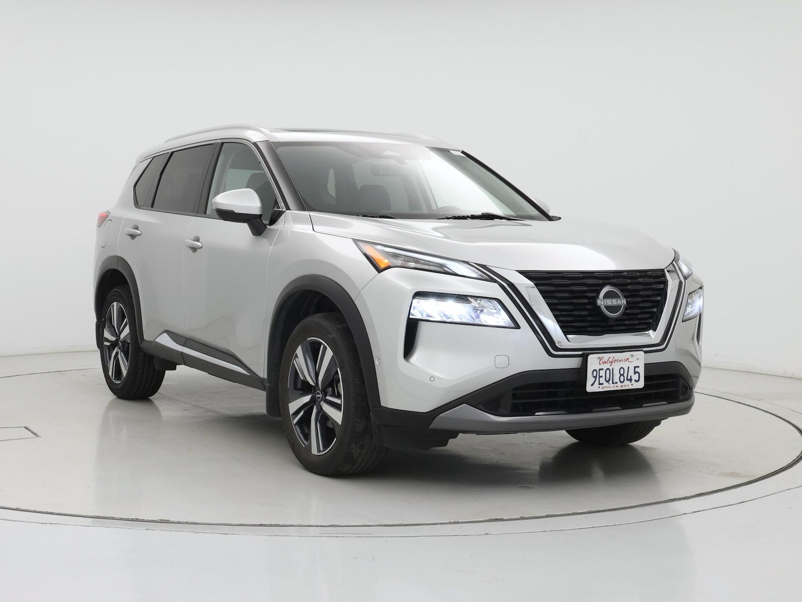 2023 Nissan Rogue SL - Photo 2