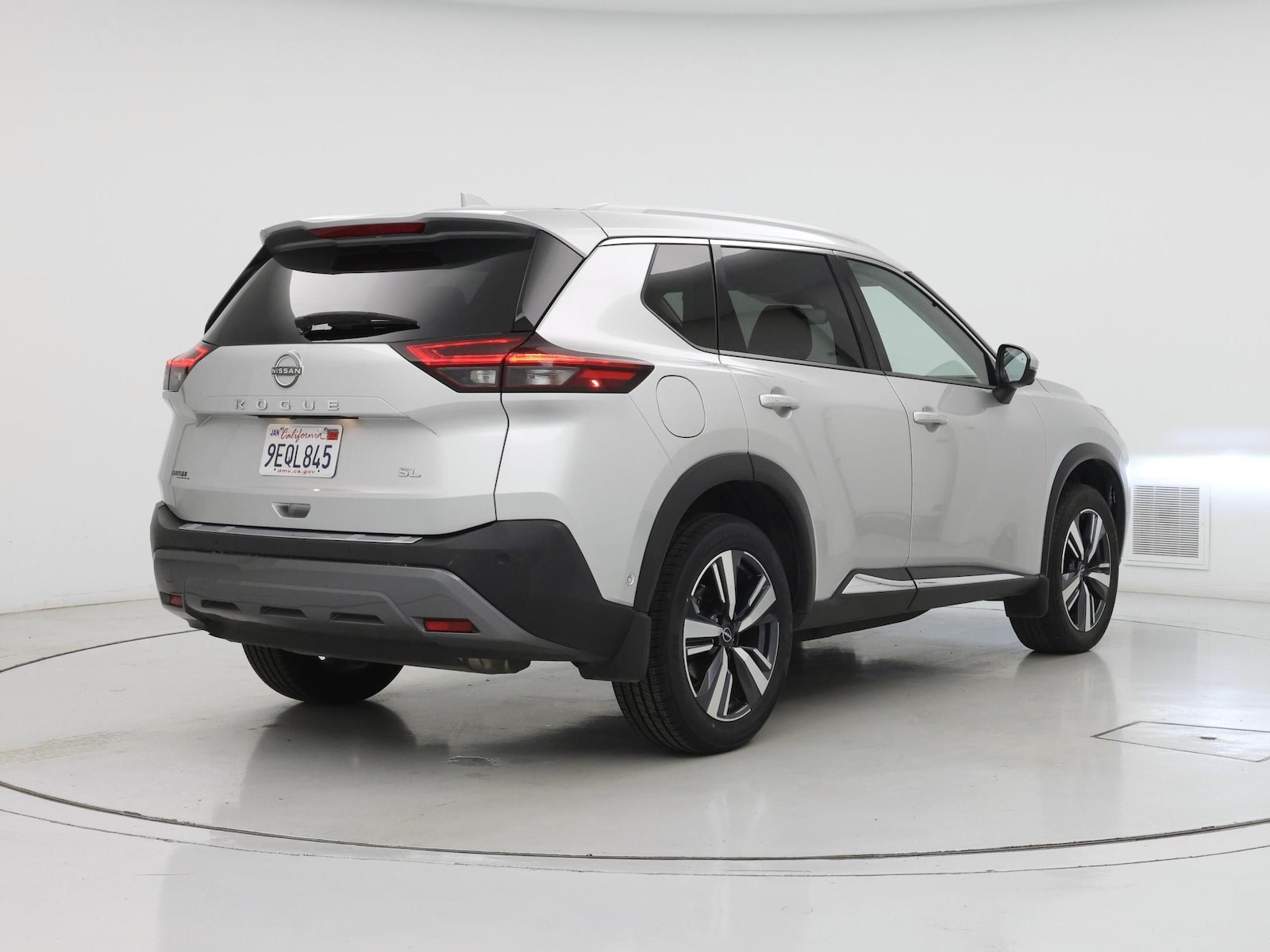 2023 Nissan Rogue SL - Photo 9
