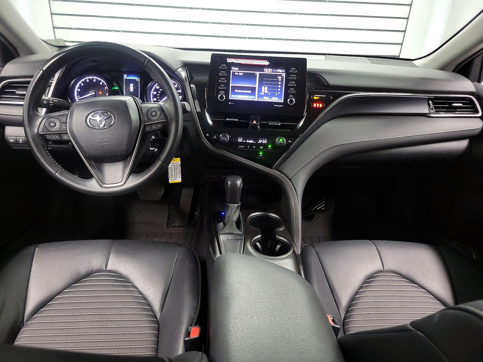 2024 Toyota Camry SE - Photo 10