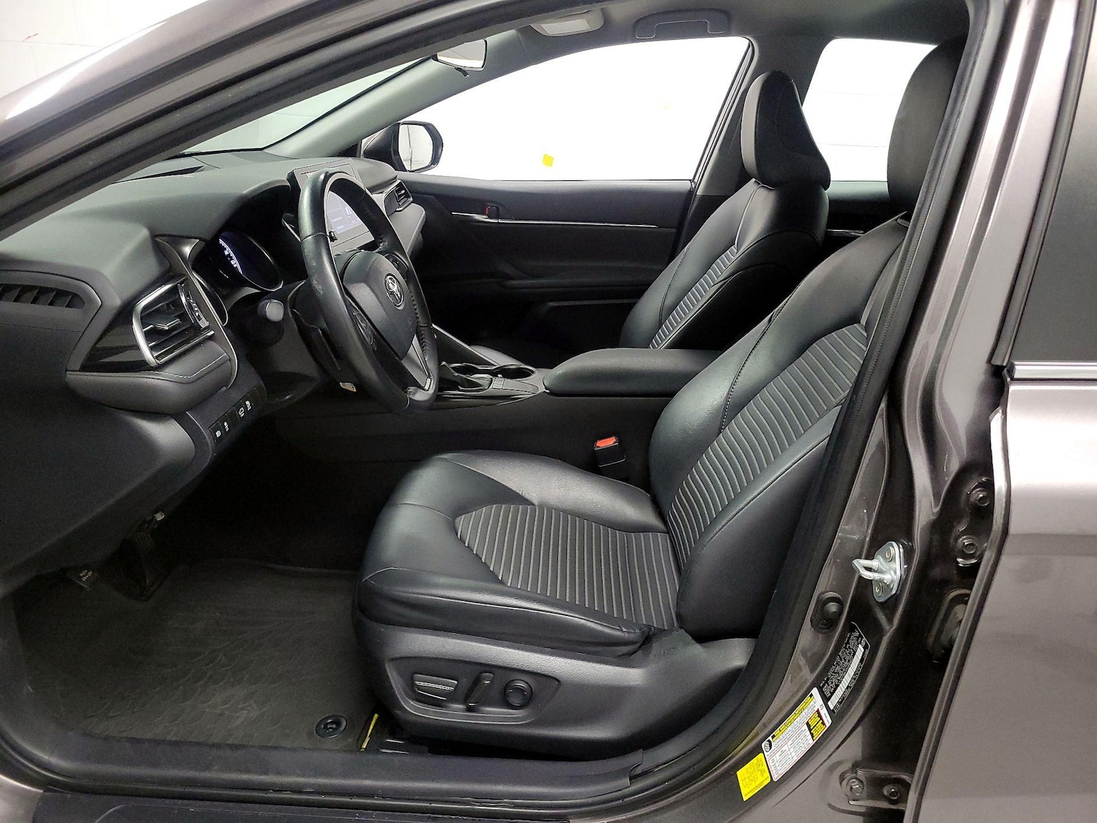 2024 Toyota Camry SE - Photo 12