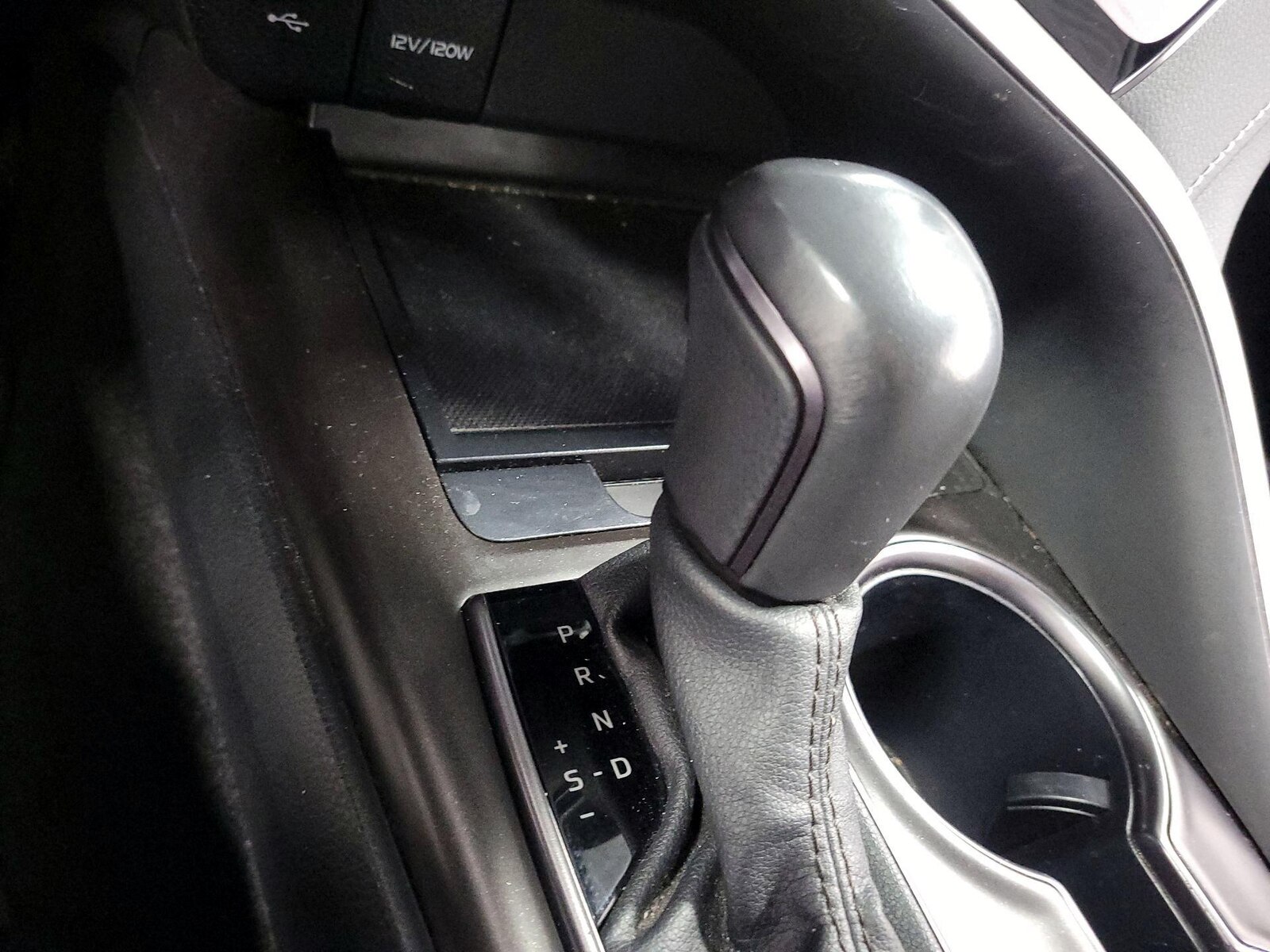 2024 Toyota Camry SE - Photo 18