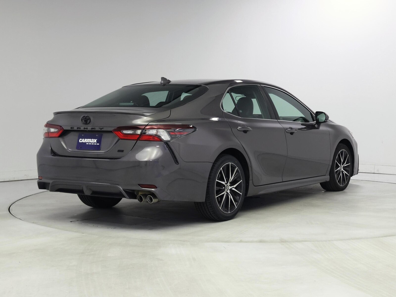 2024 Toyota Camry SE - Photo 9