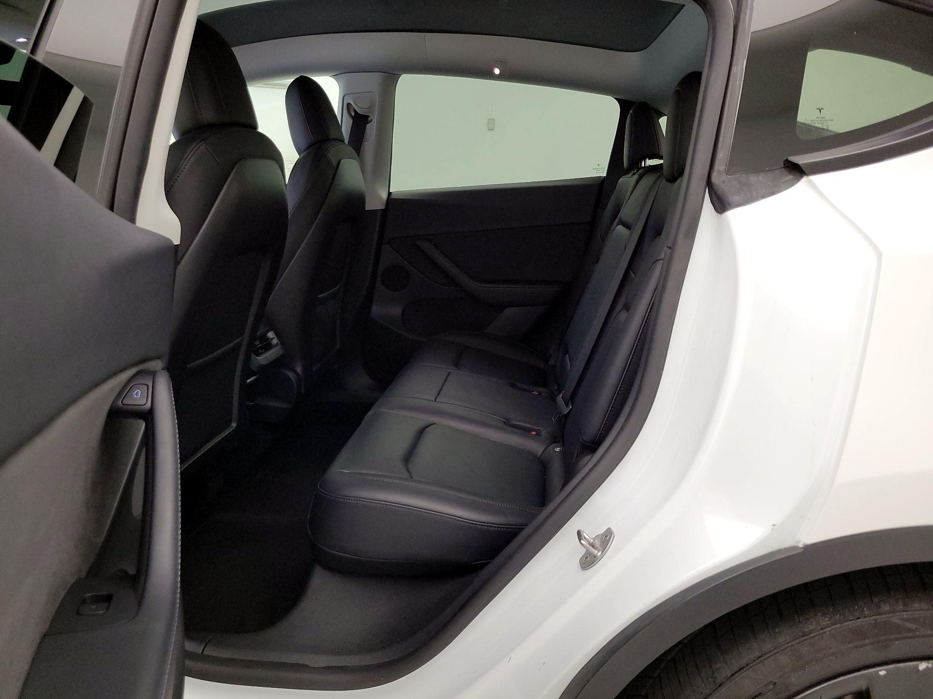 Thumbnail: 2022 Tesla Model Y - 18