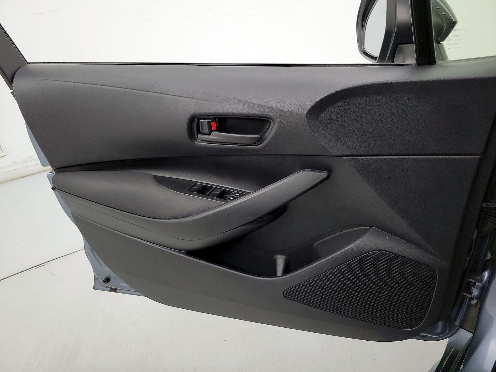 2022 Toyota Corolla LE - Photo 13