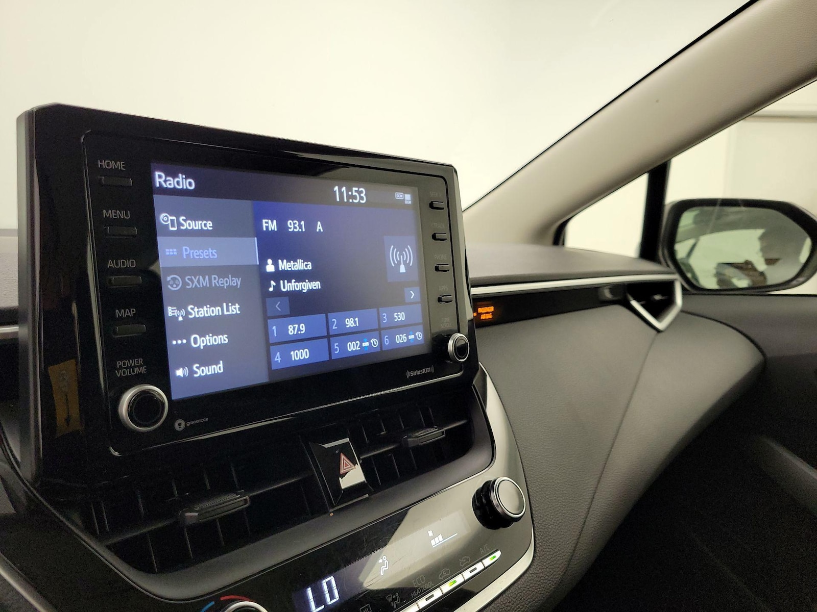2022 Toyota Corolla LE - Photo 16