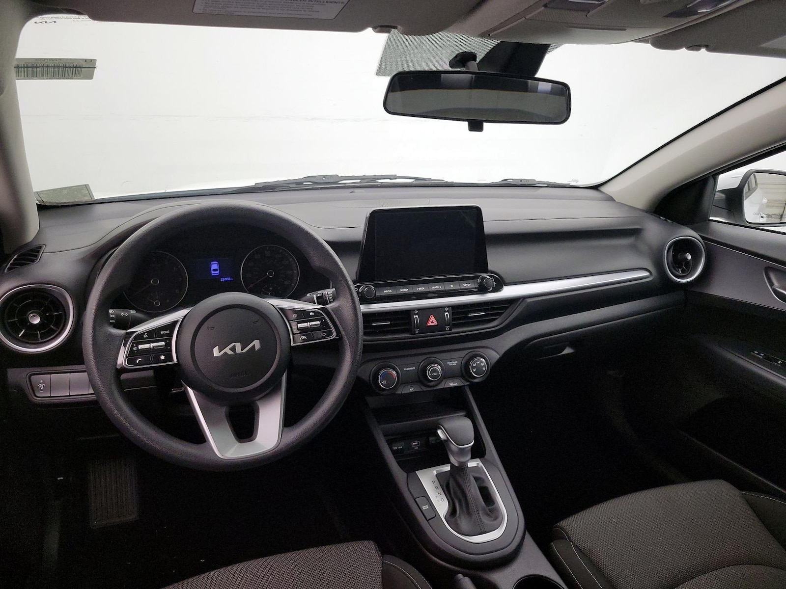 2023 Kia Forte LXS - Photo 10