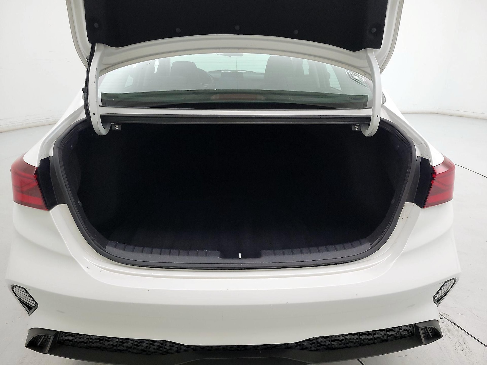 2023 Kia Forte LXS - Photo 21