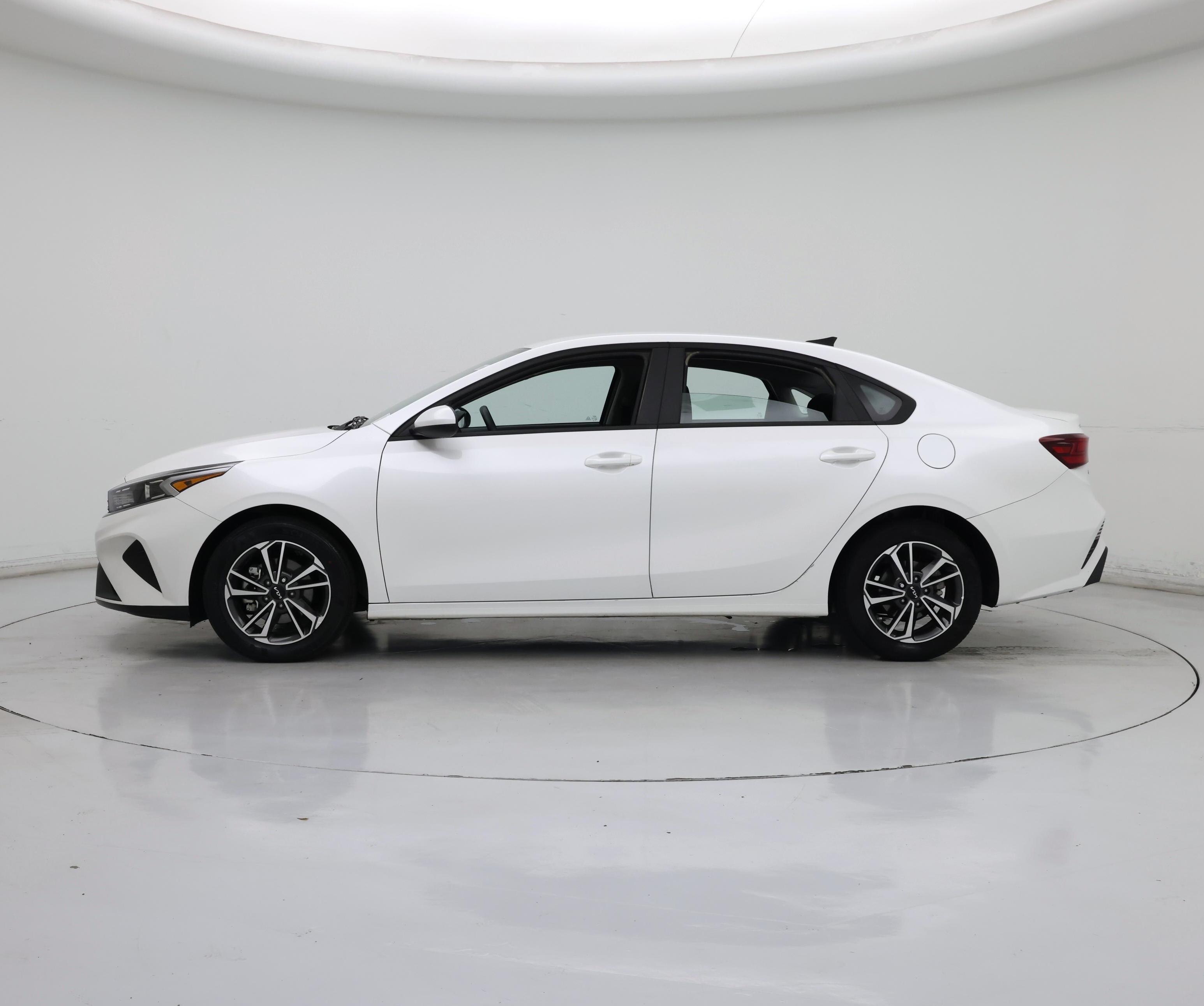 Thumbnail: 2023 Kia Forte - 3
