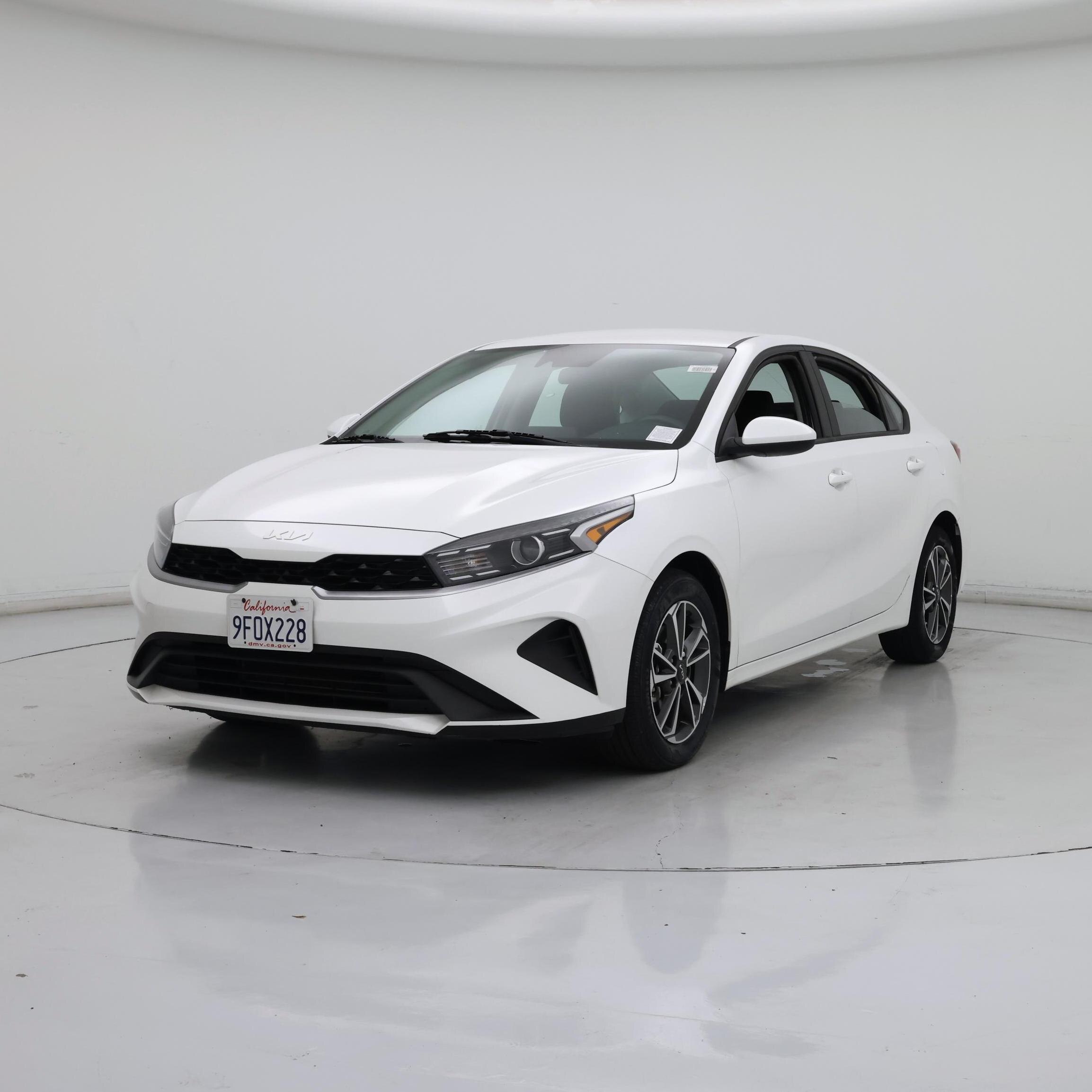 Thumbnail: 2023 Kia Forte - 4