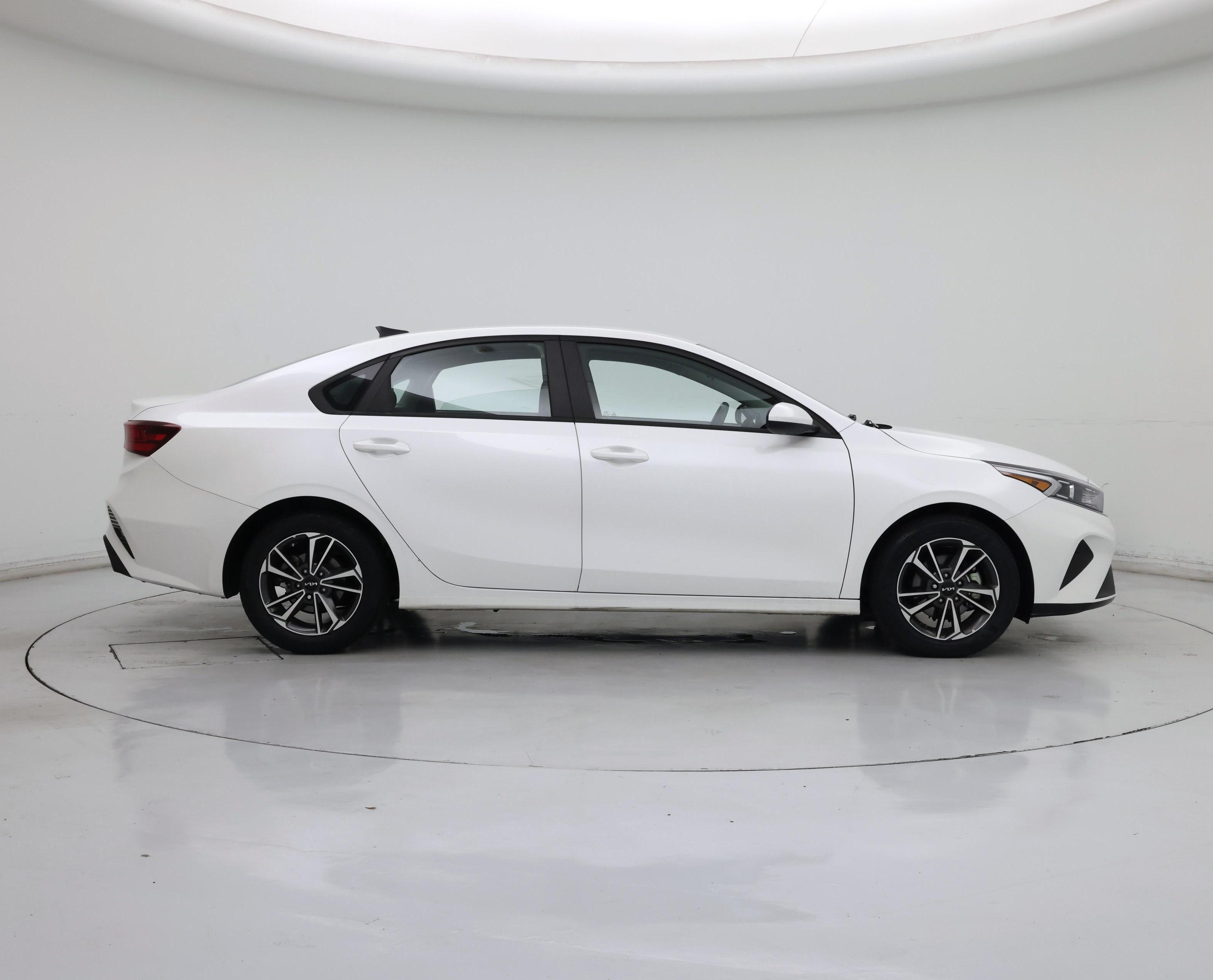 Thumbnail: 2023 Kia Forte - 7