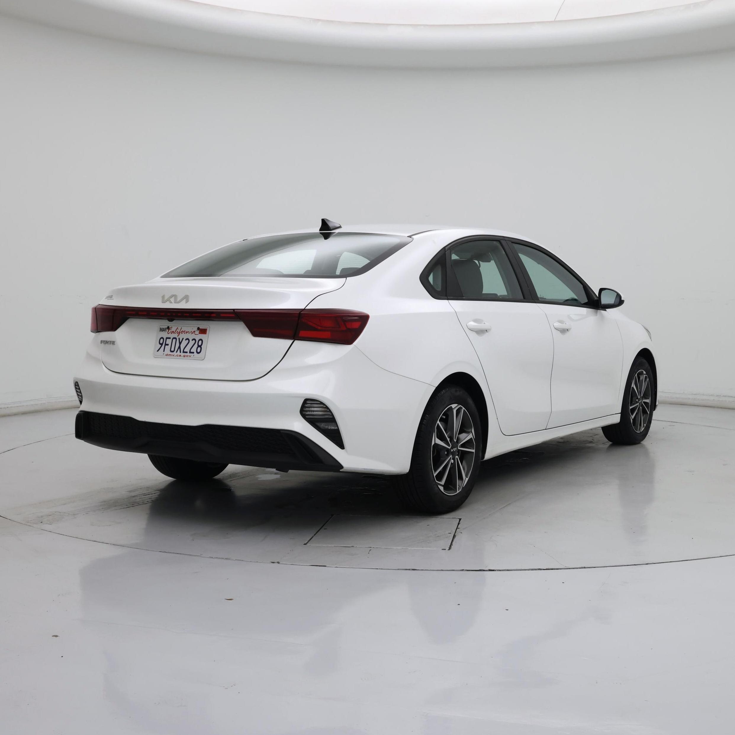 Thumbnail: 2023 Kia Forte - 8