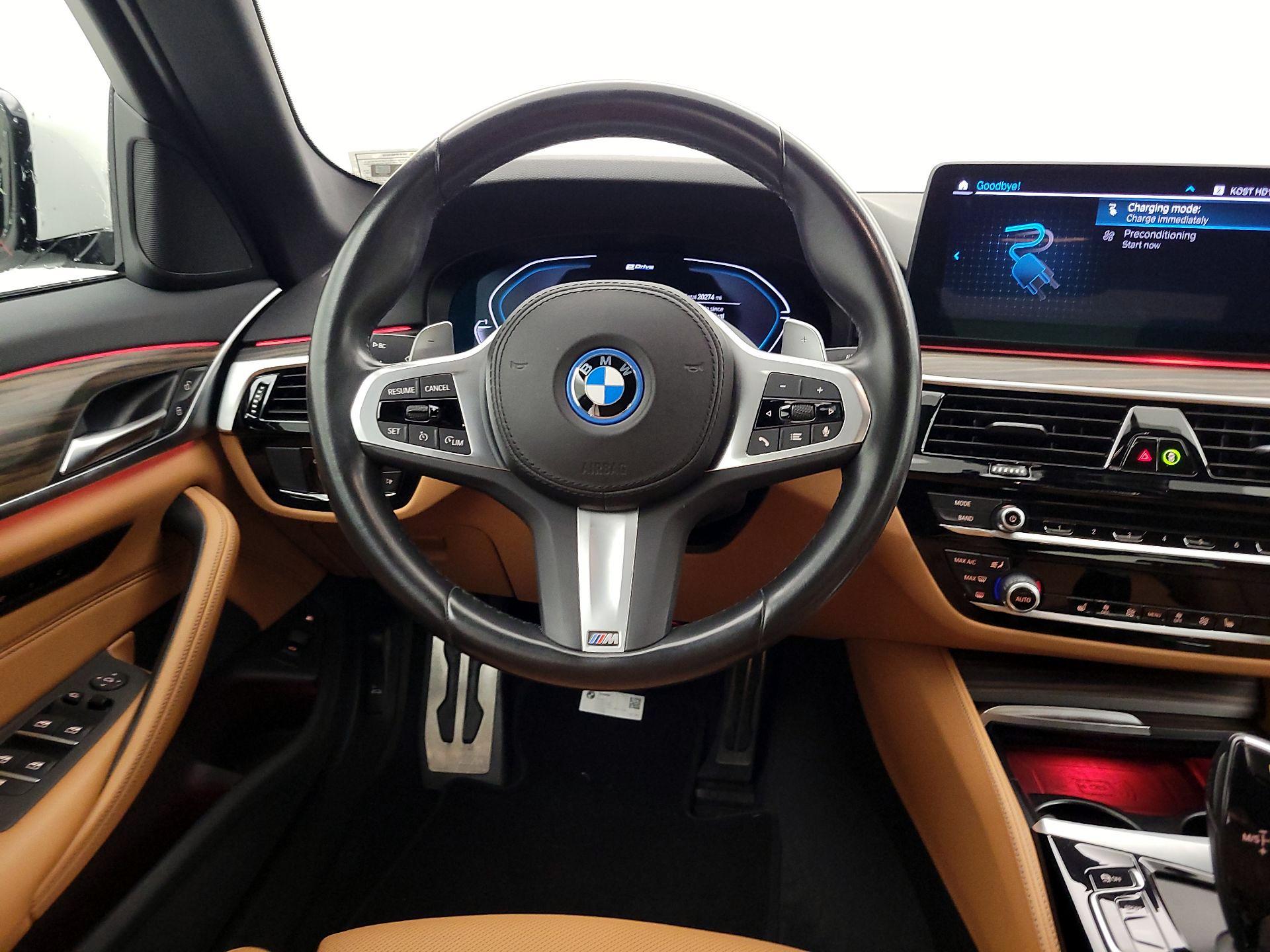 Thumbnail: 2023 BMW 5 Series - 10
