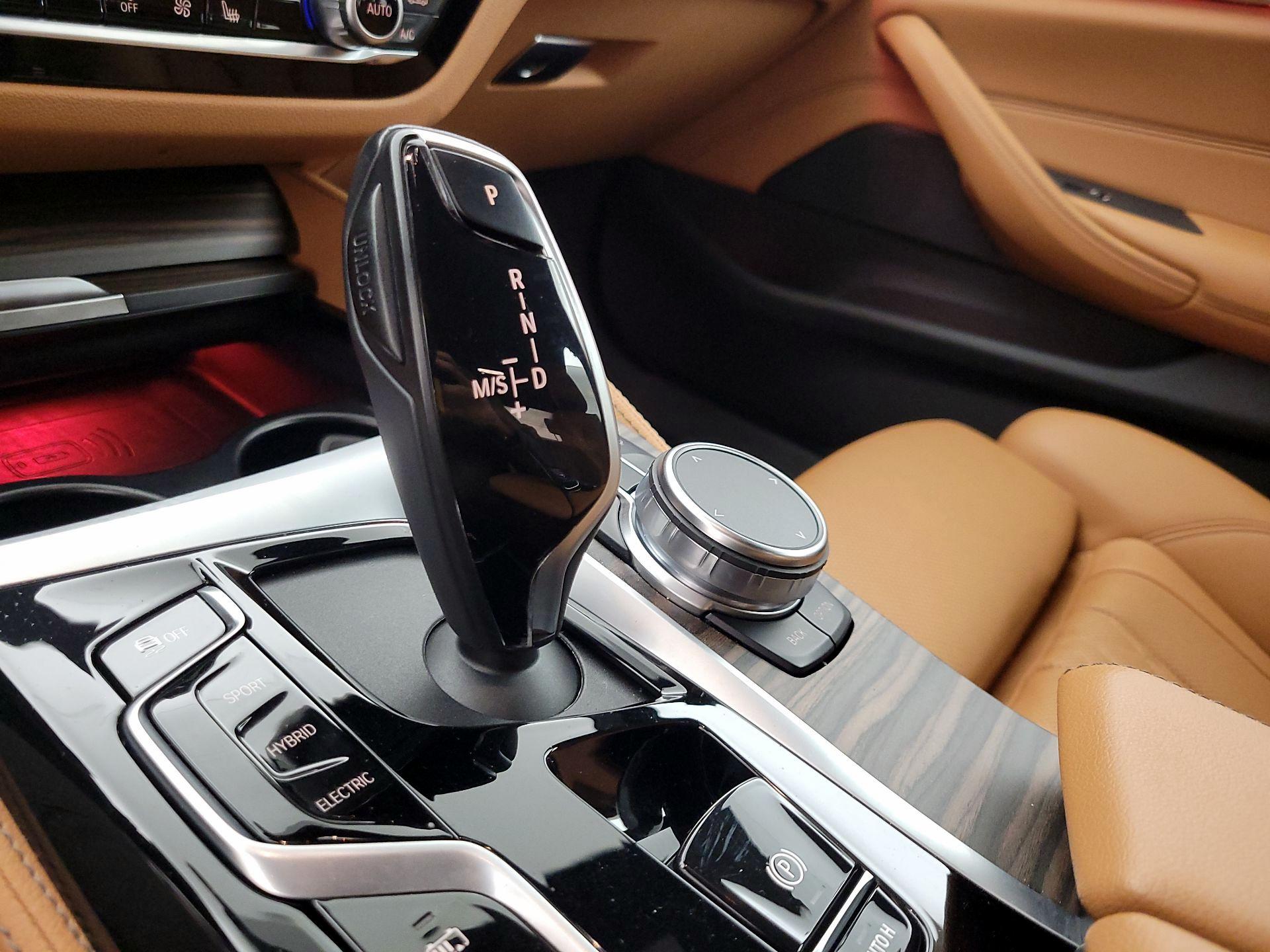 Thumbnail: 2023 BMW 5 Series - 18