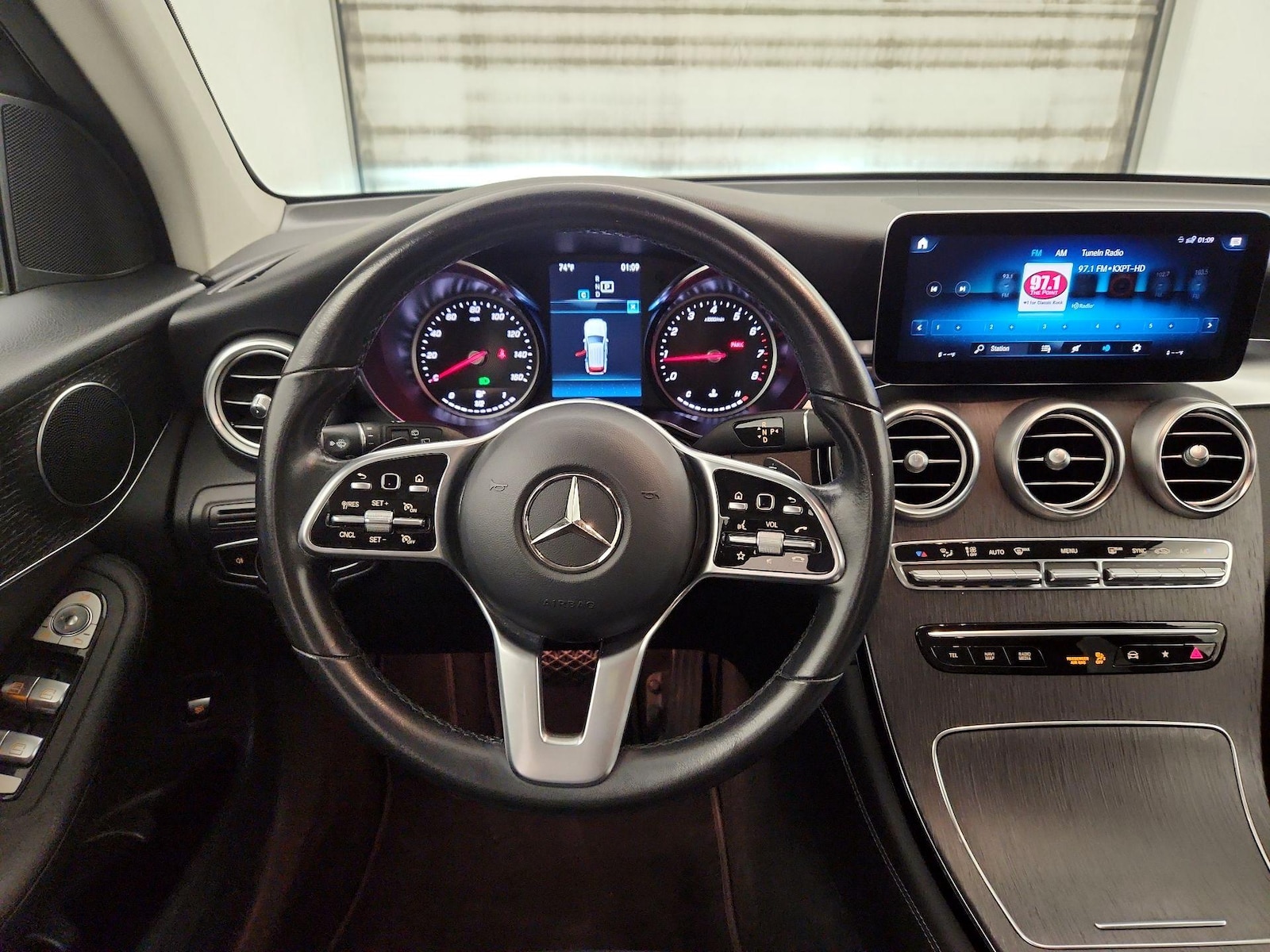 2021 Mercedes-Benz GLC GLC300 - Photo 11