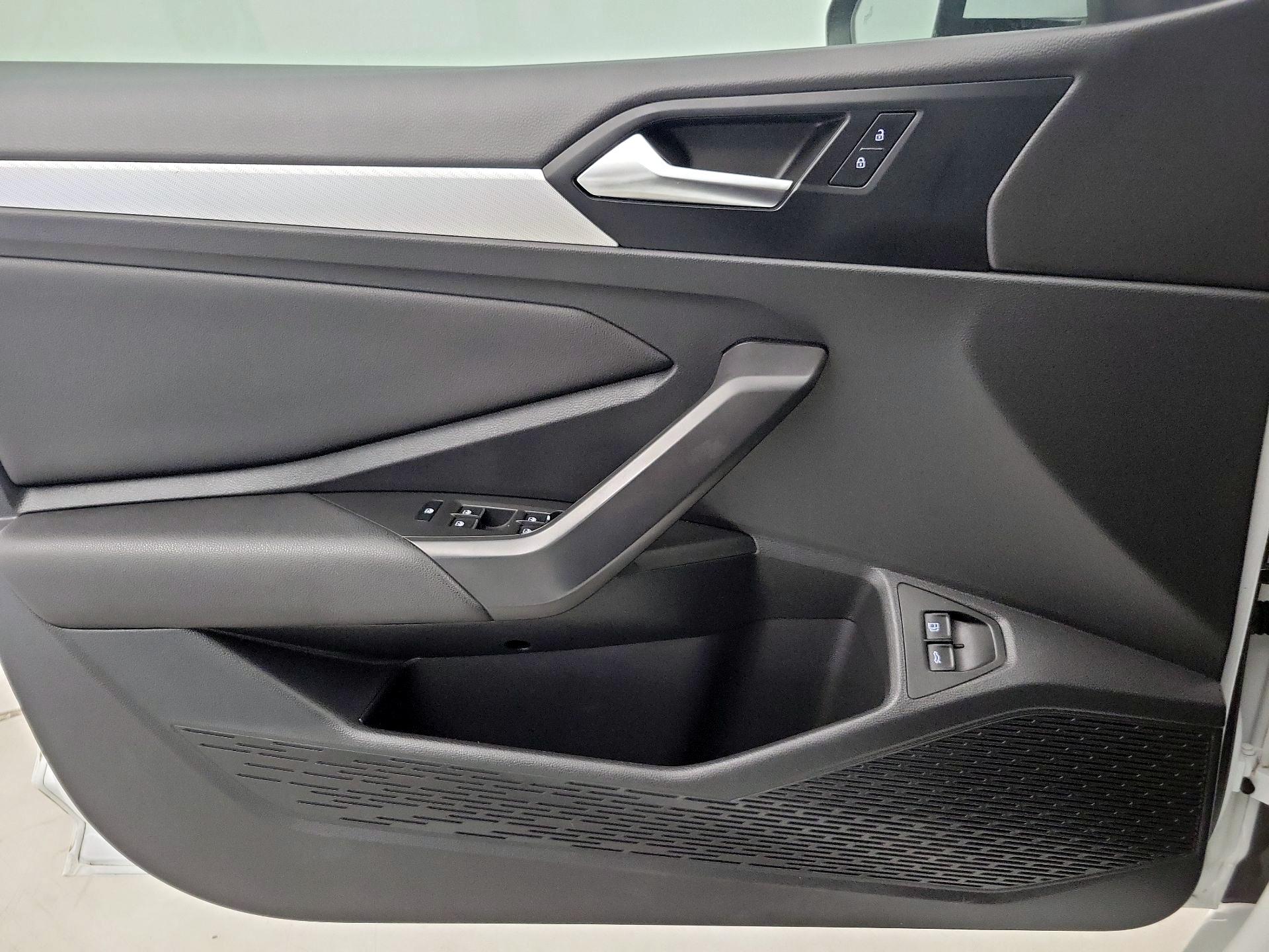 Thumbnail: 2021 Volkswagen Jetta - 12