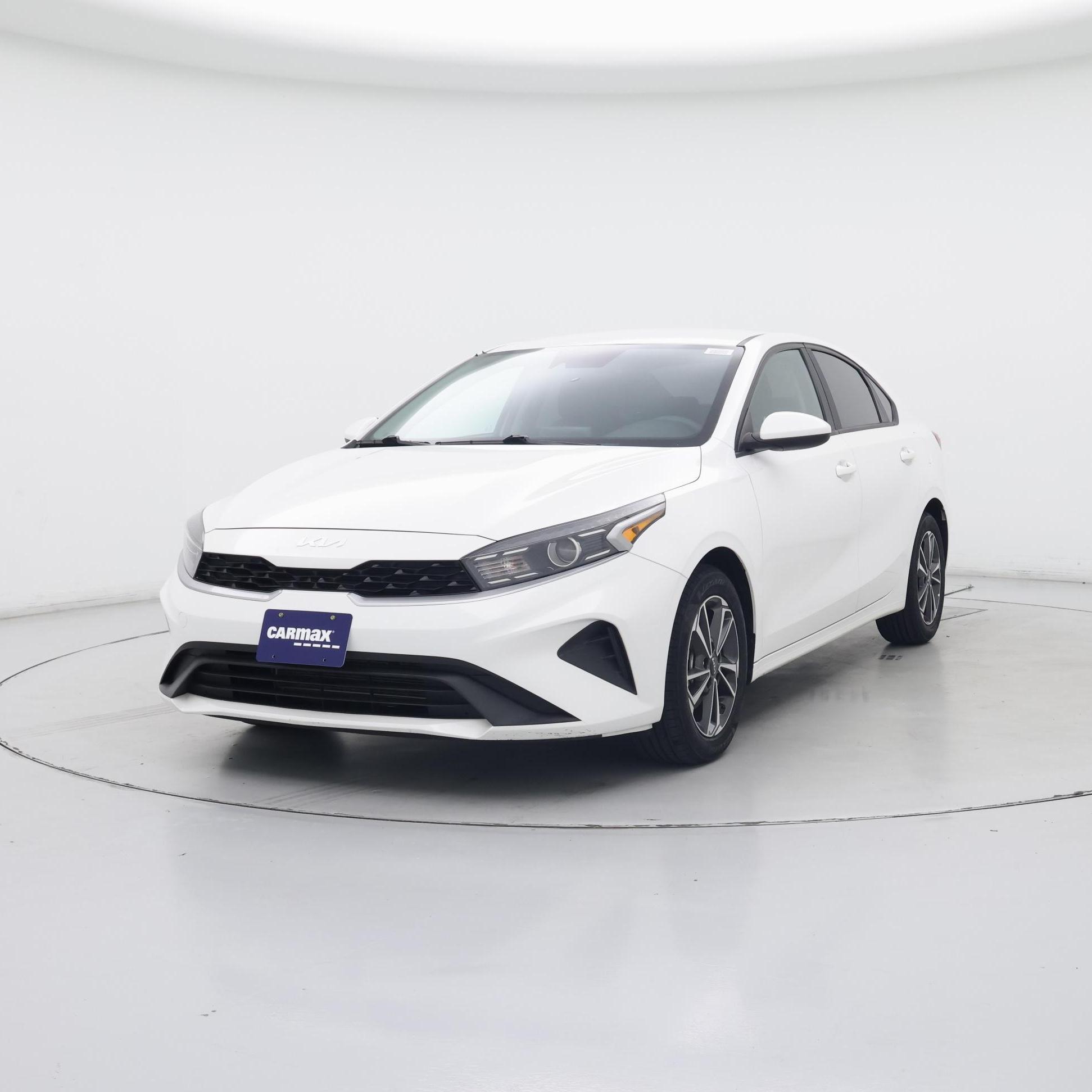 Thumbnail: 2023 Kia Forte - 4