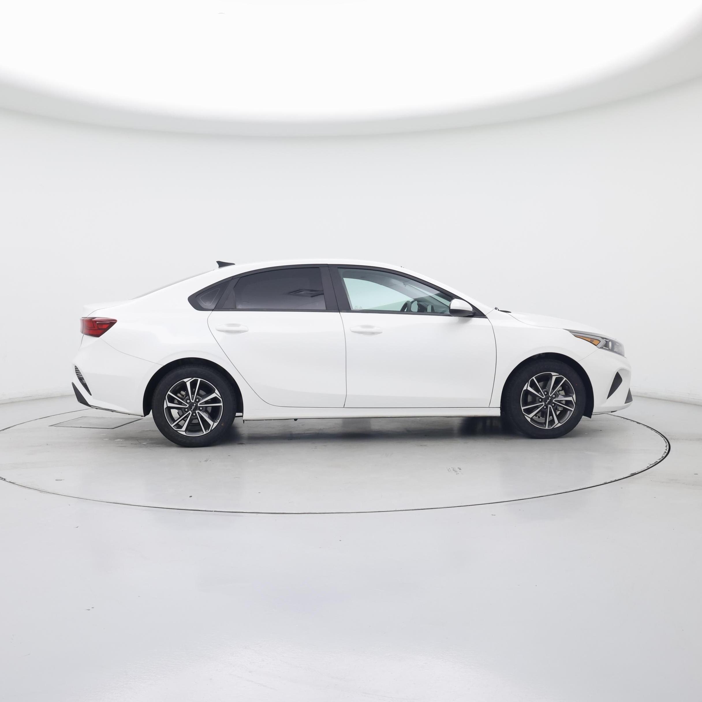 Thumbnail: 2023 Kia Forte - 7