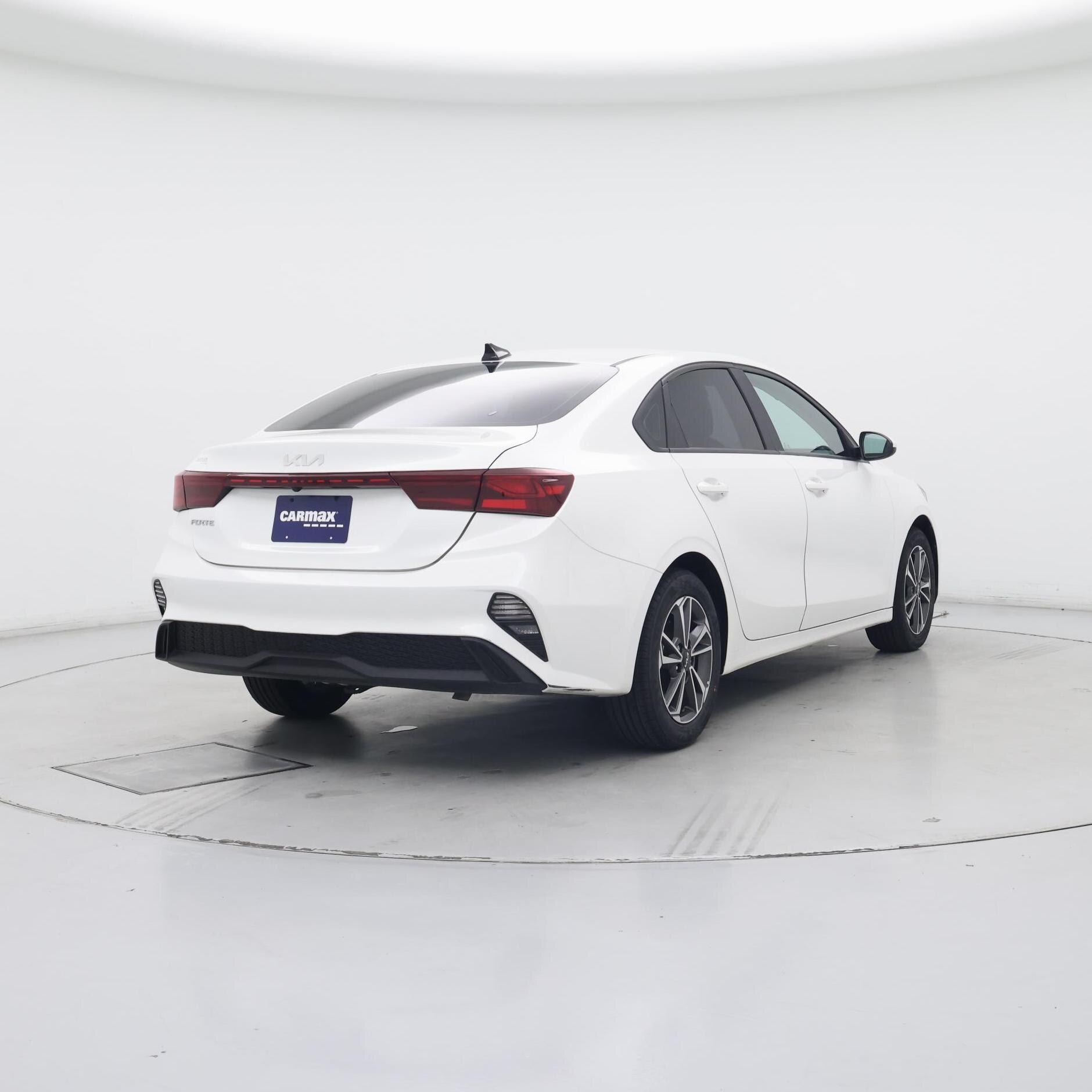 Thumbnail: 2023 Kia Forte - 8