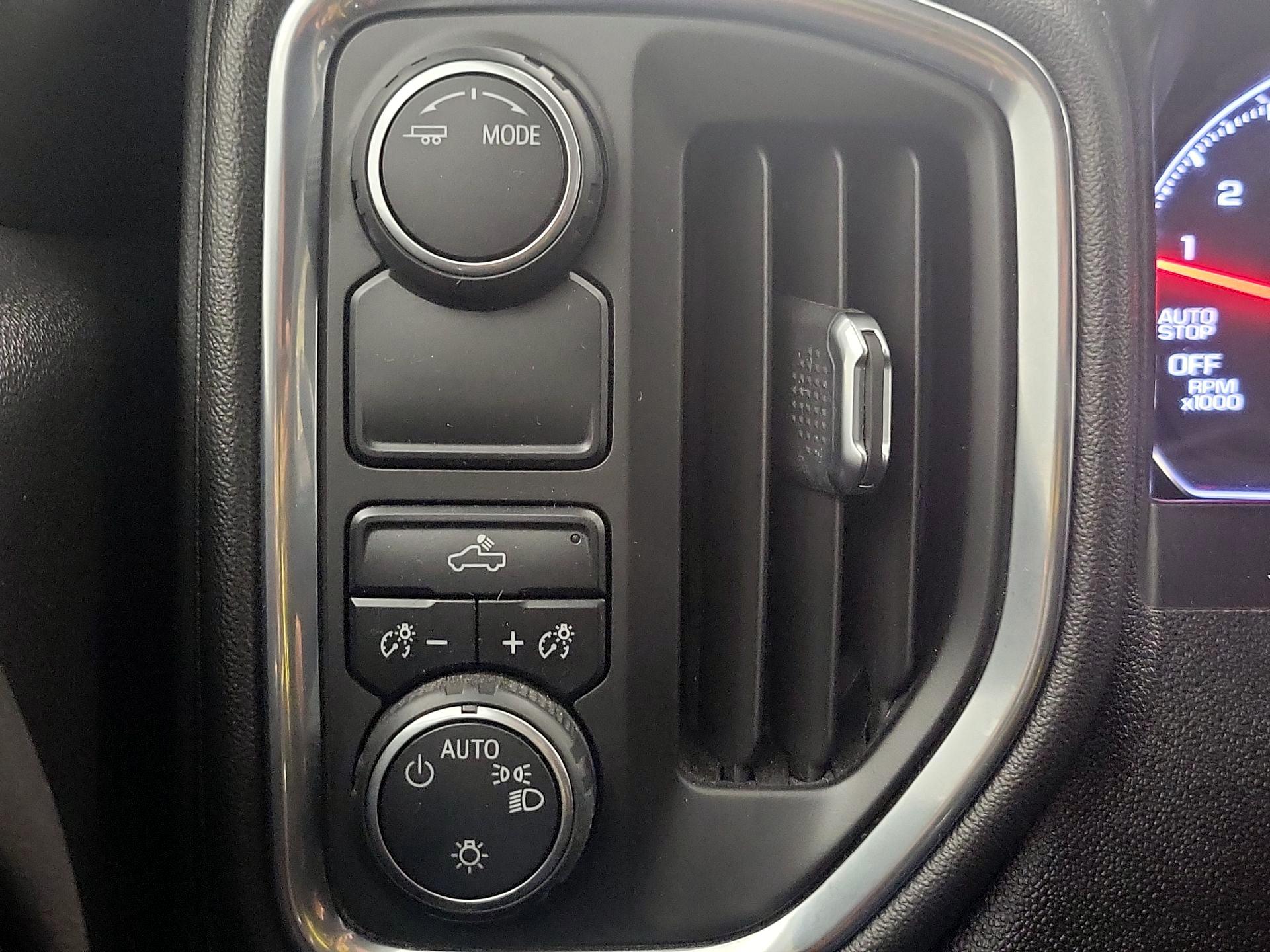 Thumbnail: 2020 Chevrolet Silverado 1500 - 13