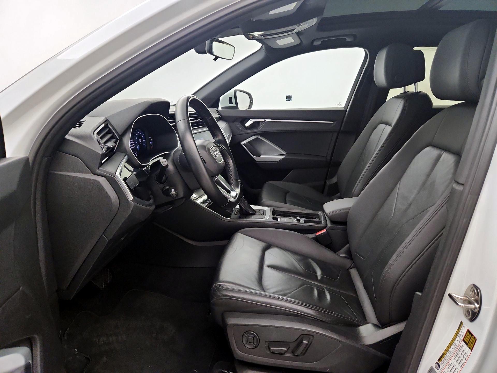 Thumbnail: 2020 Audi Q3 - 11