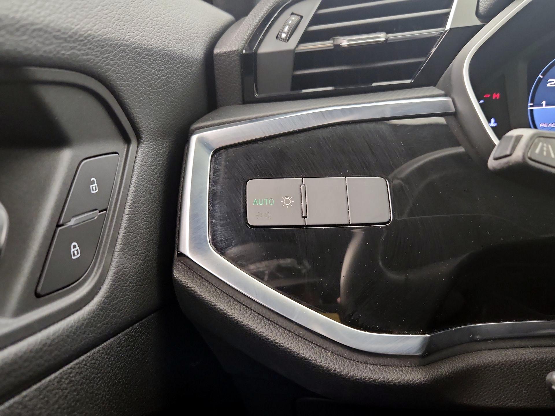 Thumbnail: 2020 Audi Q3 - 13