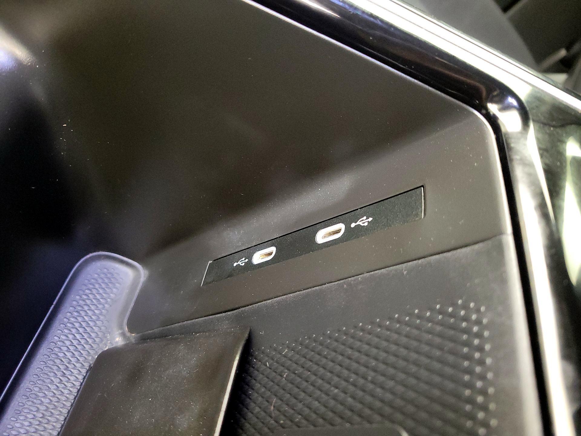 Thumbnail: 2023 Volkswagen ID.4 - 17