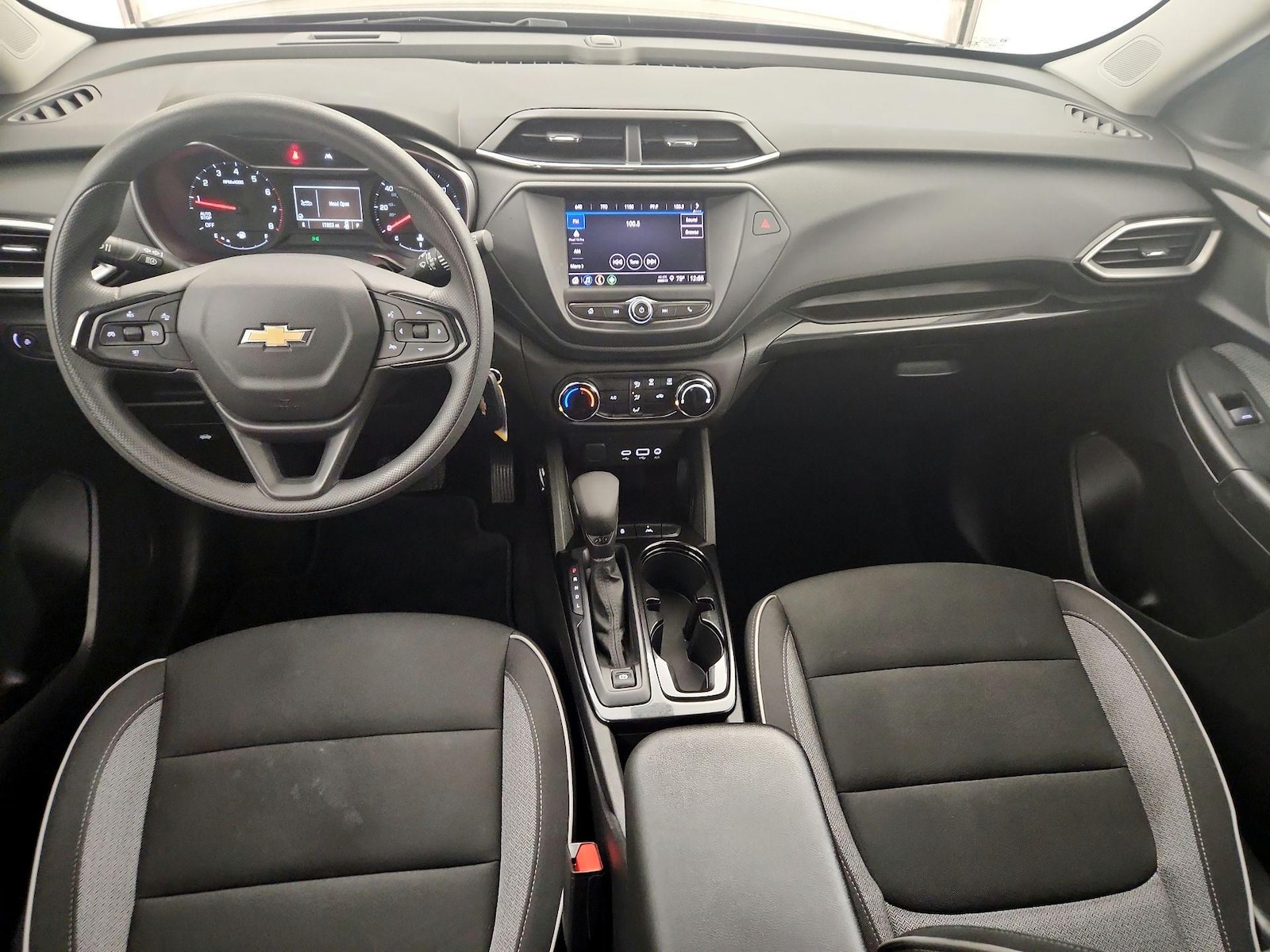 2023 Chevrolet TrailBlazer LS - Photo 10