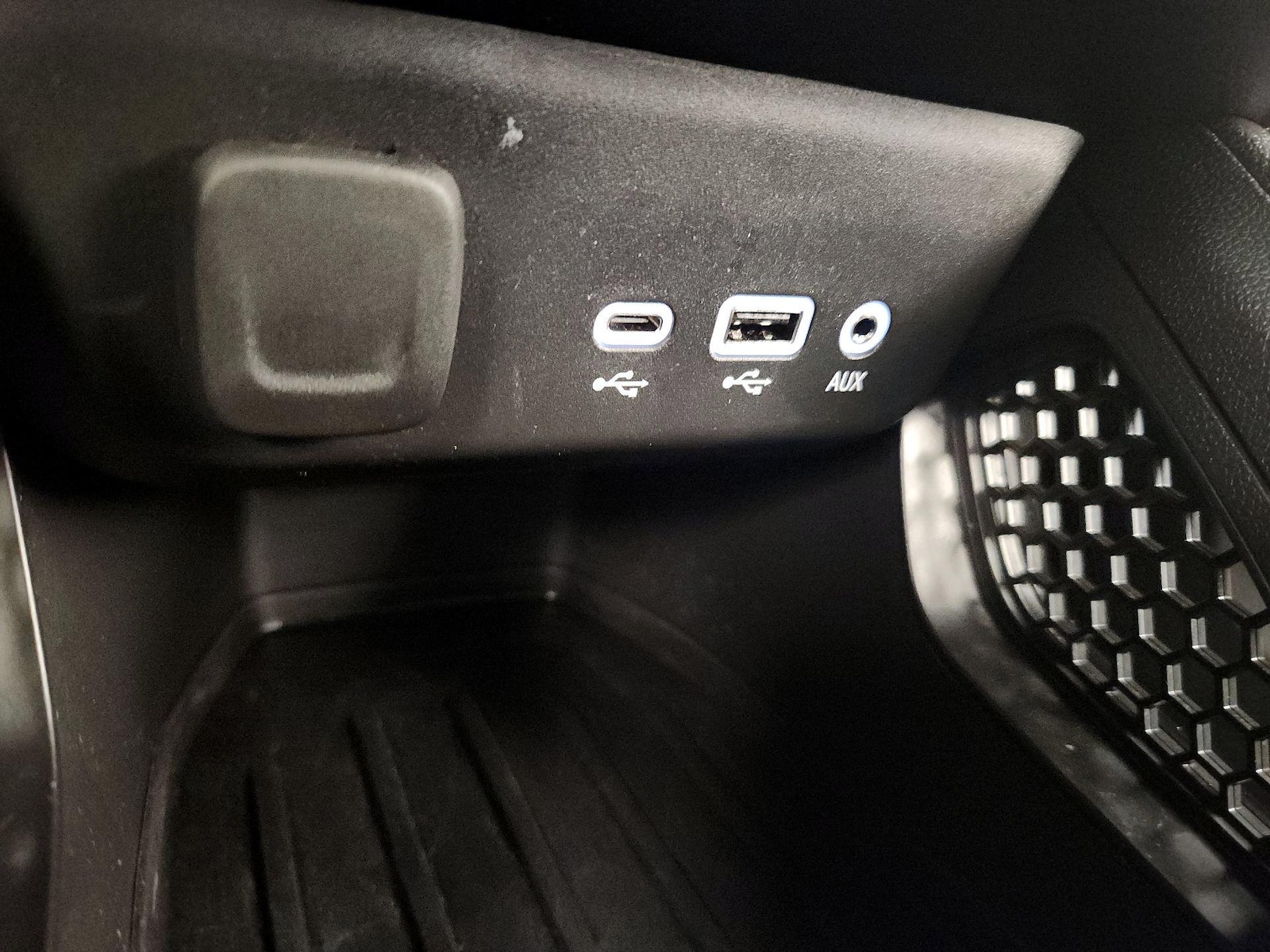 2023 Chevrolet TrailBlazer LS - Photo 19