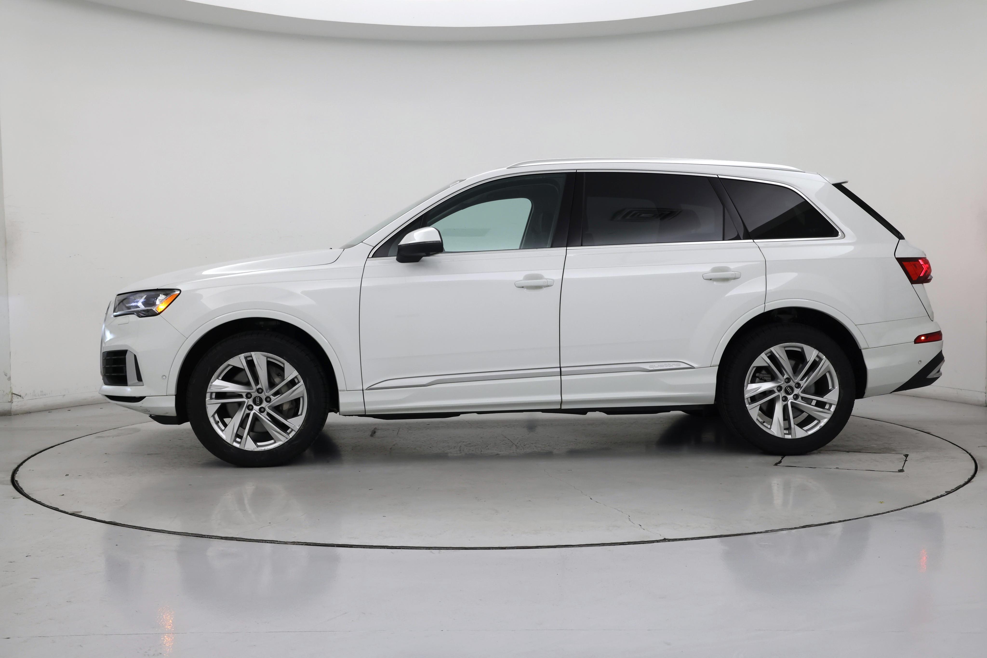 Thumbnail: 2022 Audi Q7 - 3