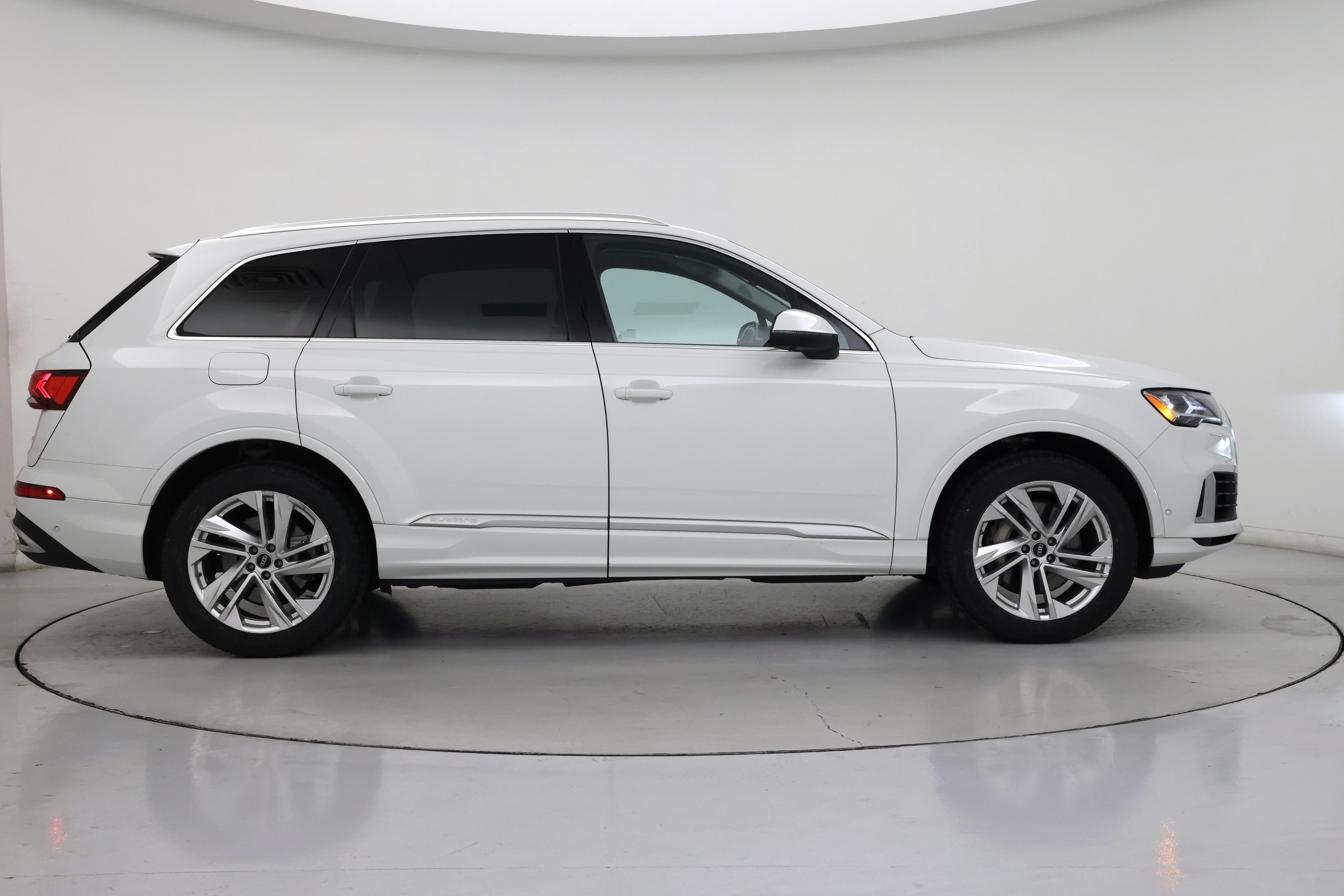 Thumbnail: 2022 Audi Q7 - 7