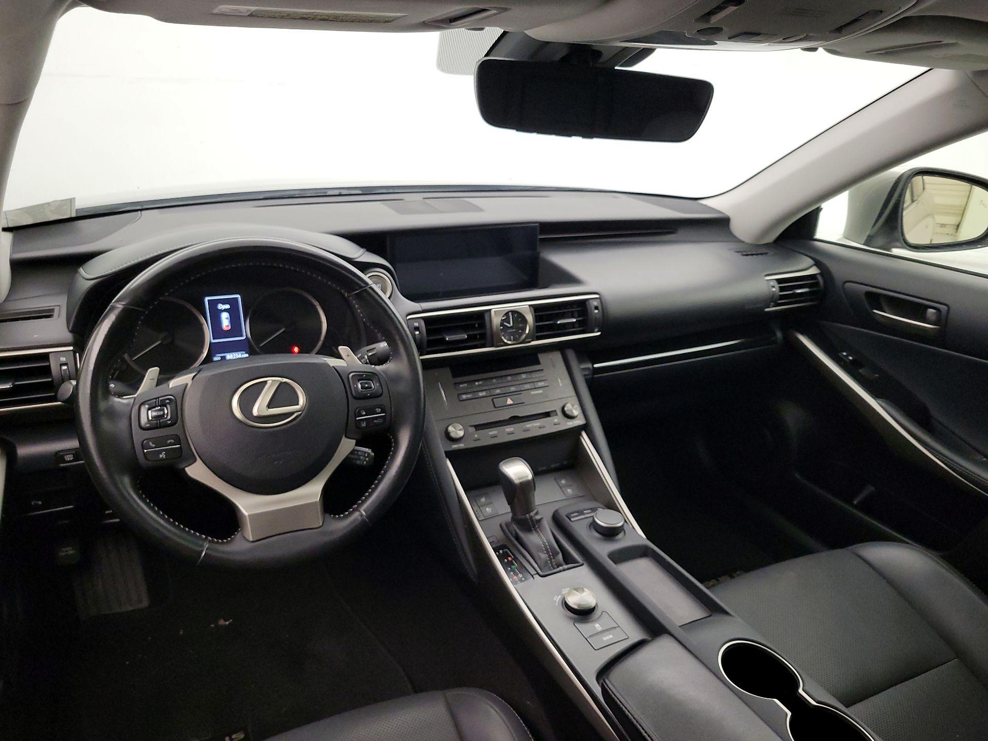 Thumbnail: 2020 Lexus IS - 9