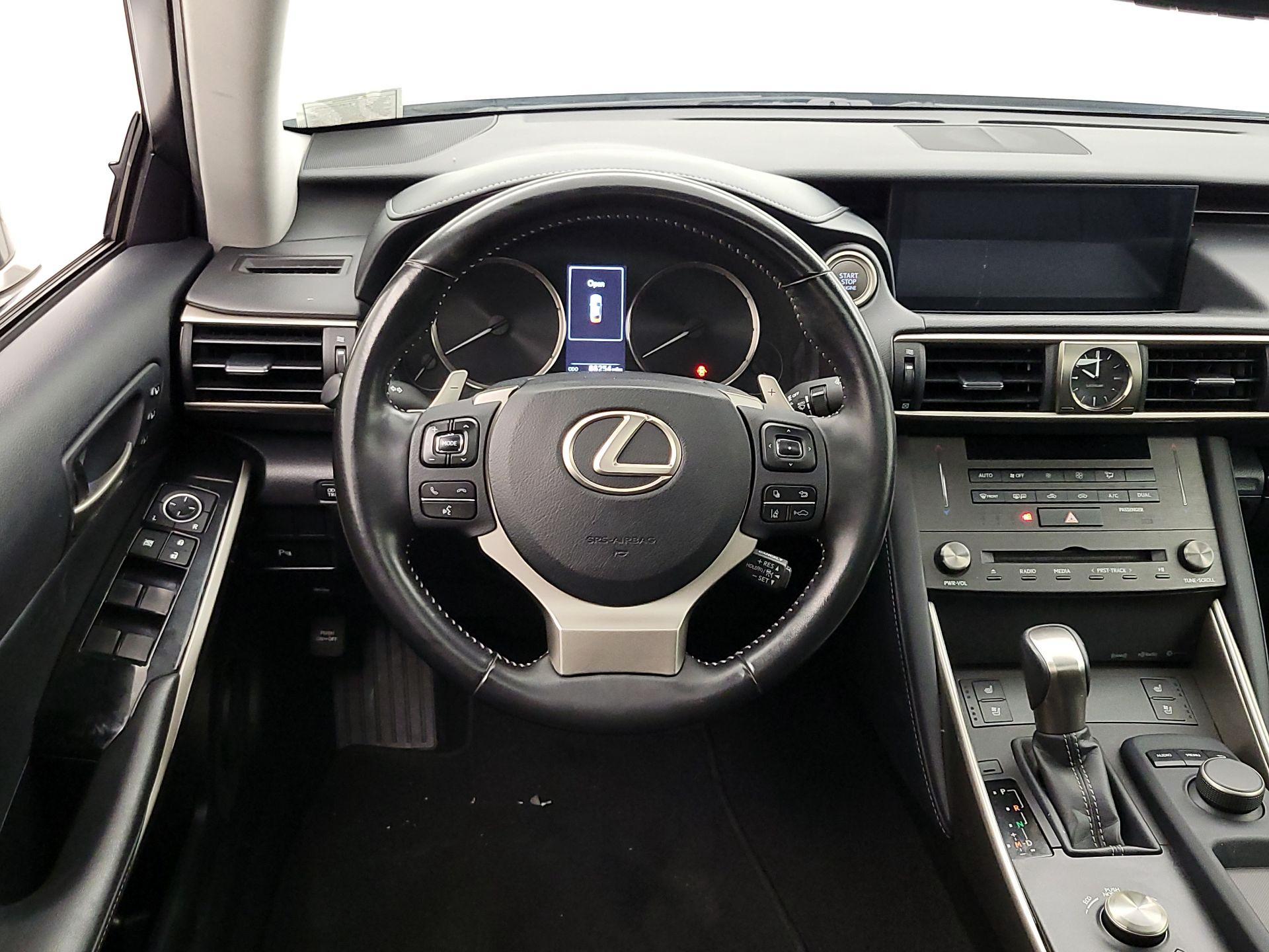 Thumbnail: 2020 Lexus IS - 10